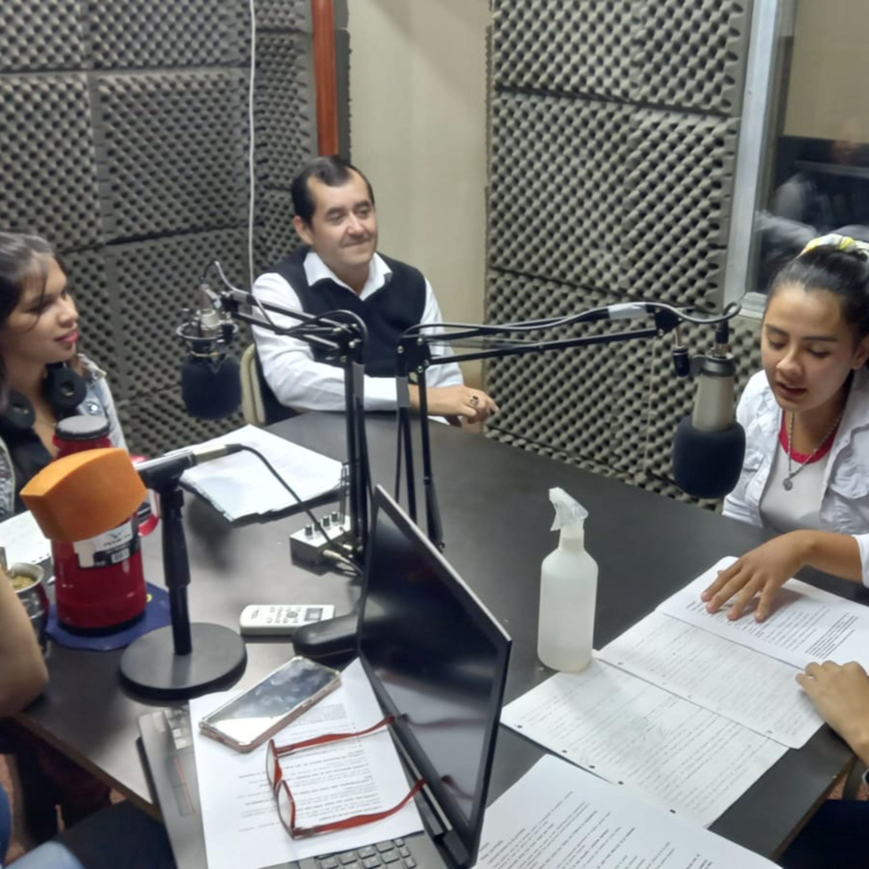 RADIO INTERACTIVA 98.3 MHZ