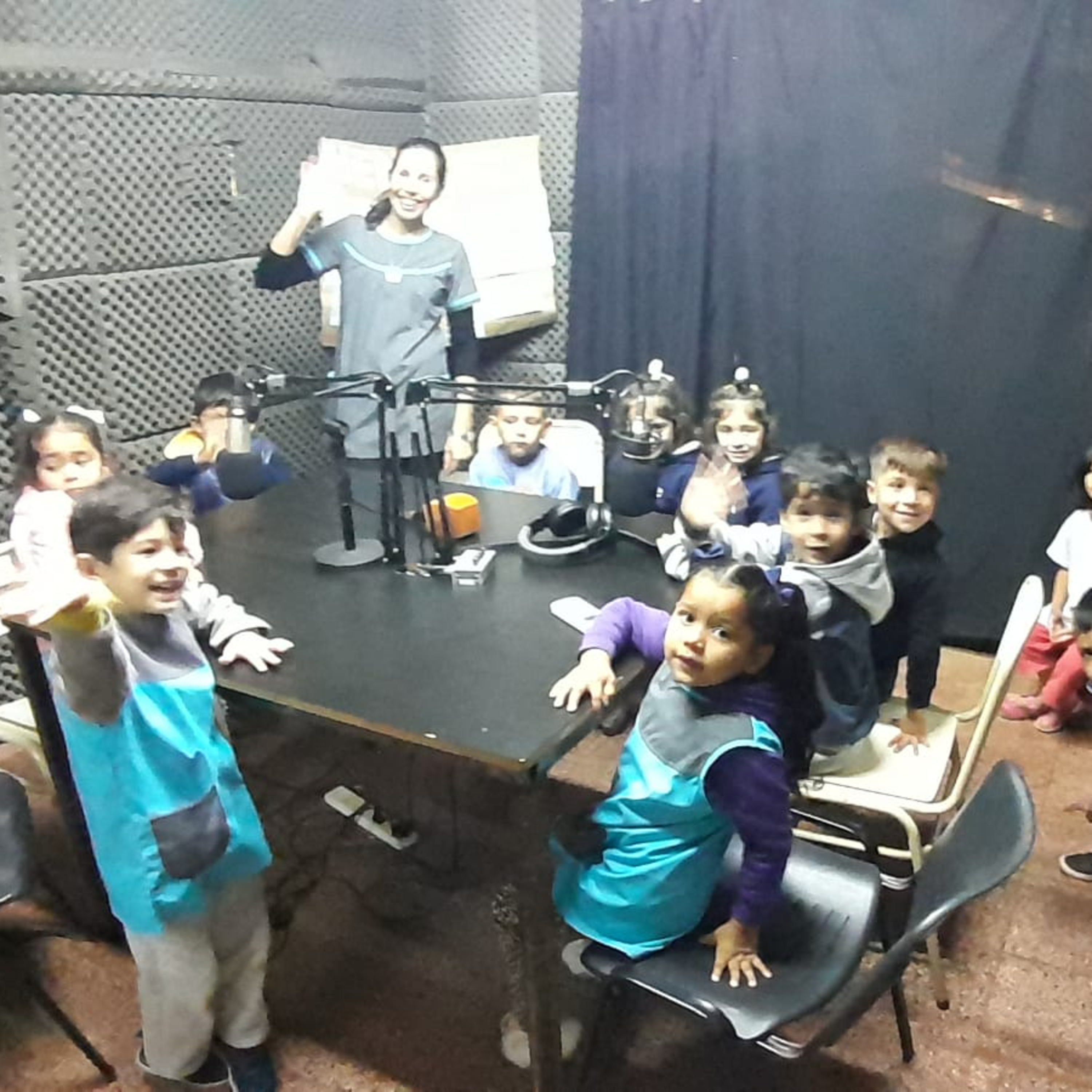 RADIO INTERACTIVA 98.3 MHZ