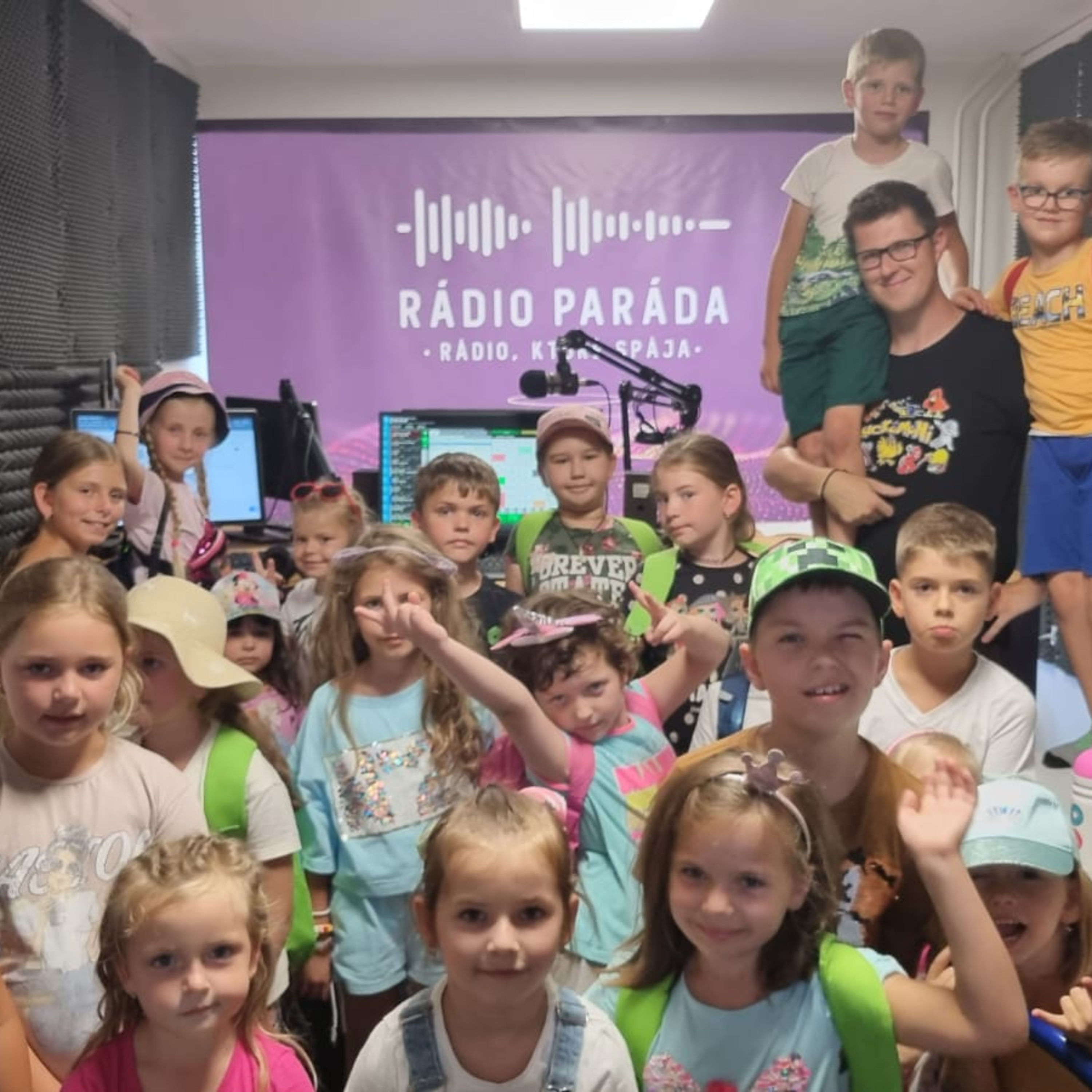Rádio Paráda - rádio, ktoré spája