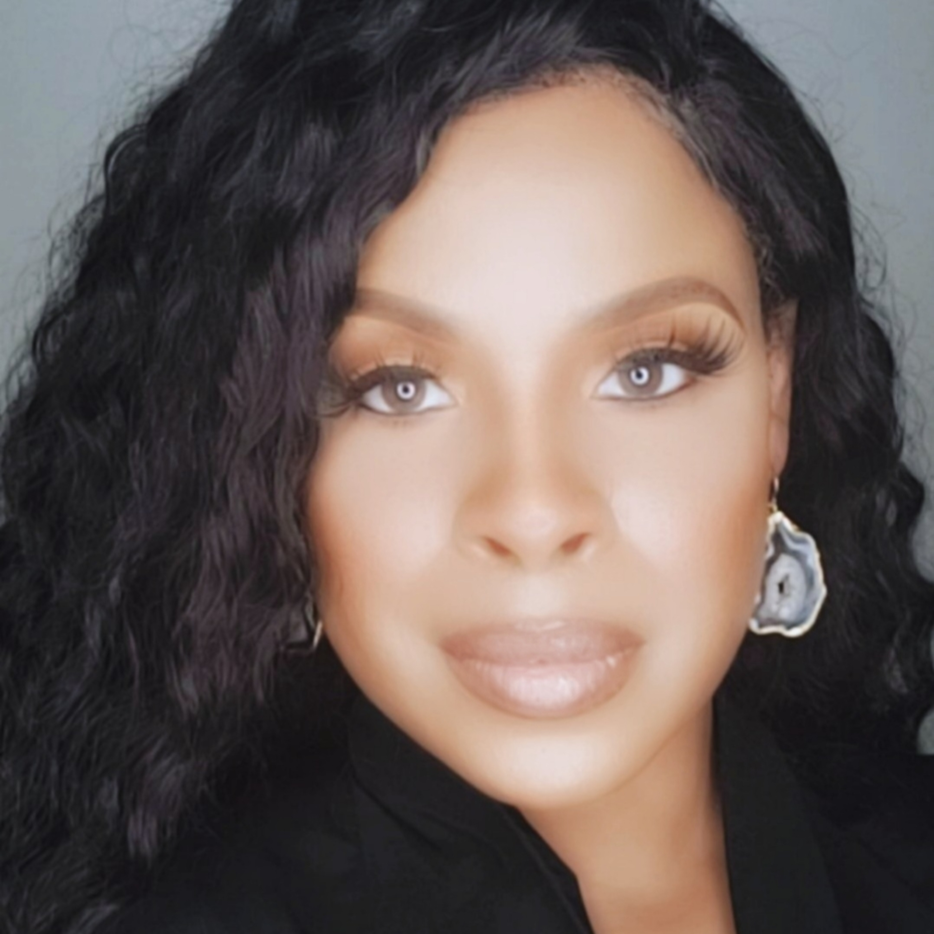 Monday Motivation with special guest, Kim Whitehead aka The Dream Strategist ®️ of Lux Dream Group/Demand the Dream!