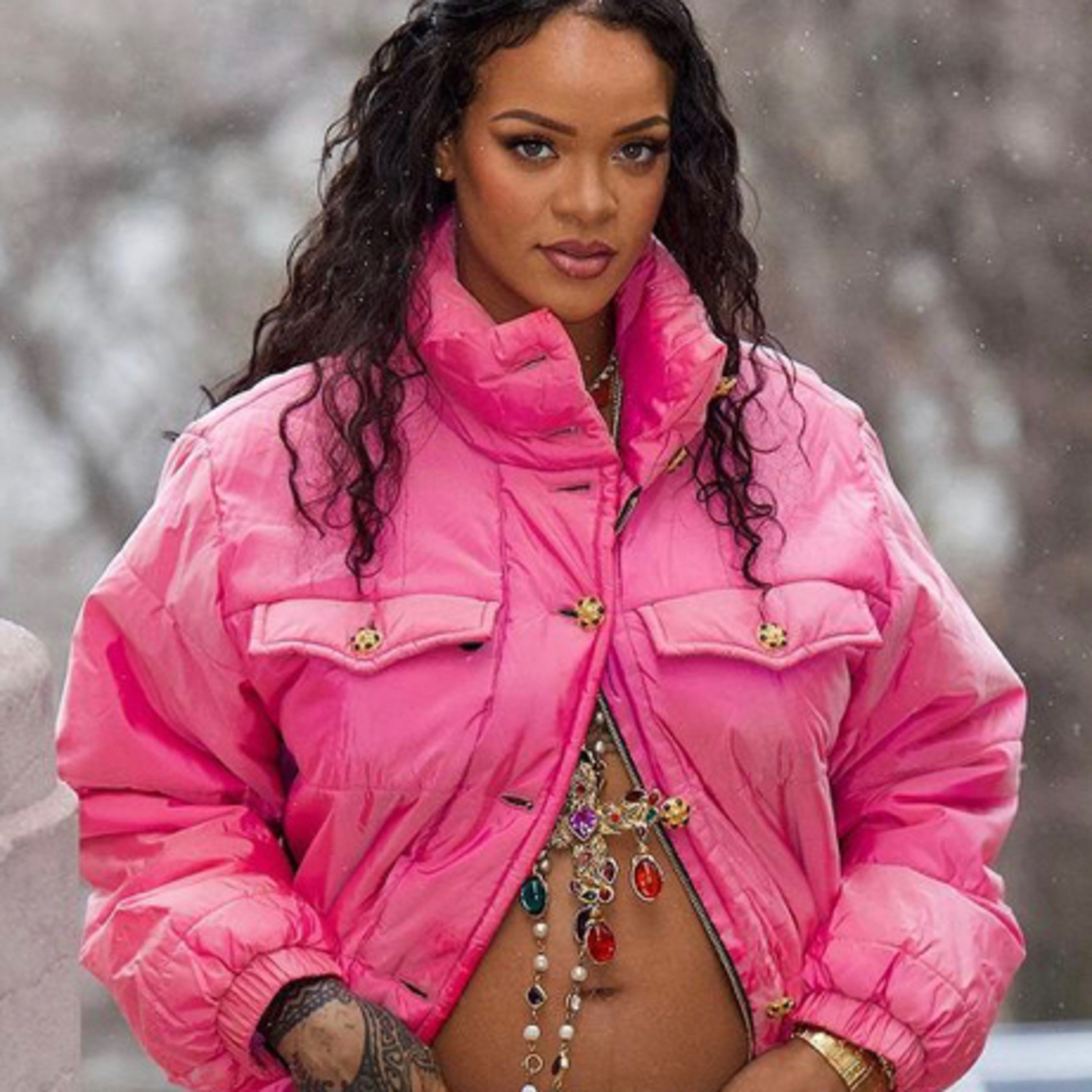 Rihanna Pregnant With Her 1st Child episode artwork