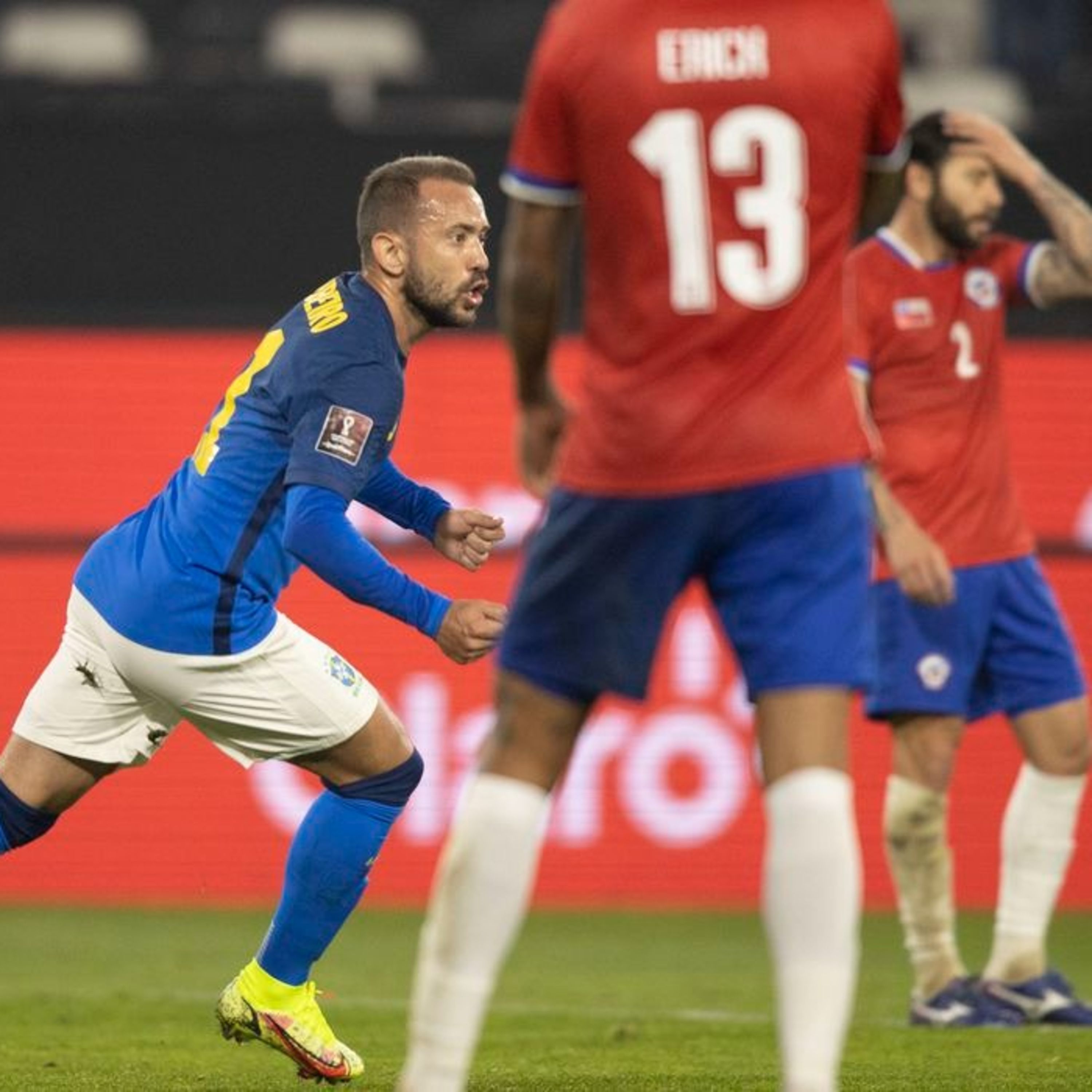Brasil joga mal, mas vence Chile e mantém 100% de aproveitamento nas Eliminatórias da Copa episode artwork