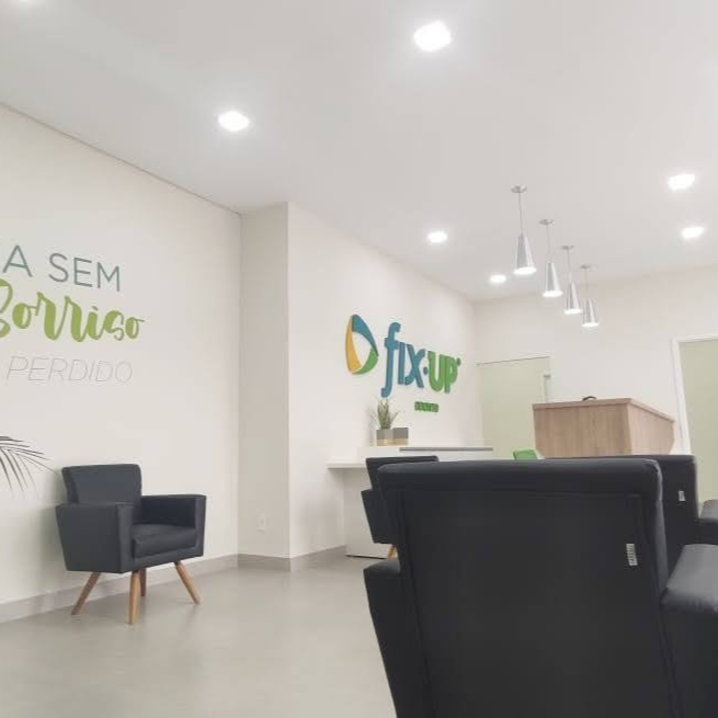 Especializada em odontologia e estética, Fix-Up de Irati oferece o que há de mais moderno aos pacientes episode artwork