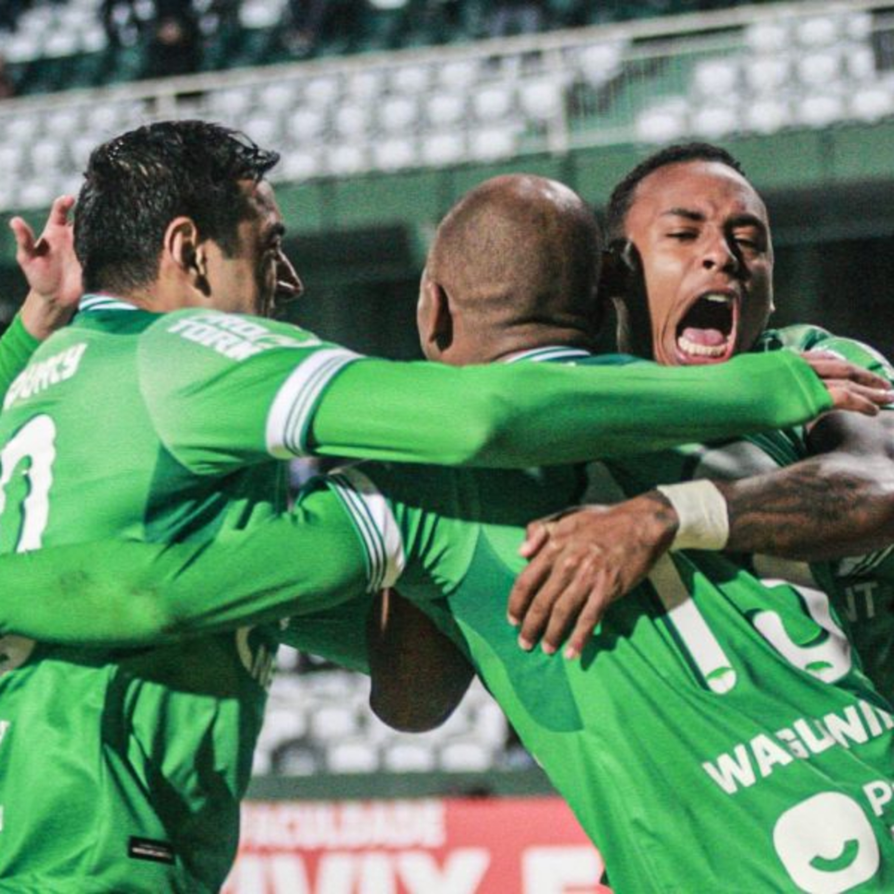 Coritiba volta a vencer após quatro jogos e se aproxima do acesso para 1ª divisão do Brasileiro episode artwork