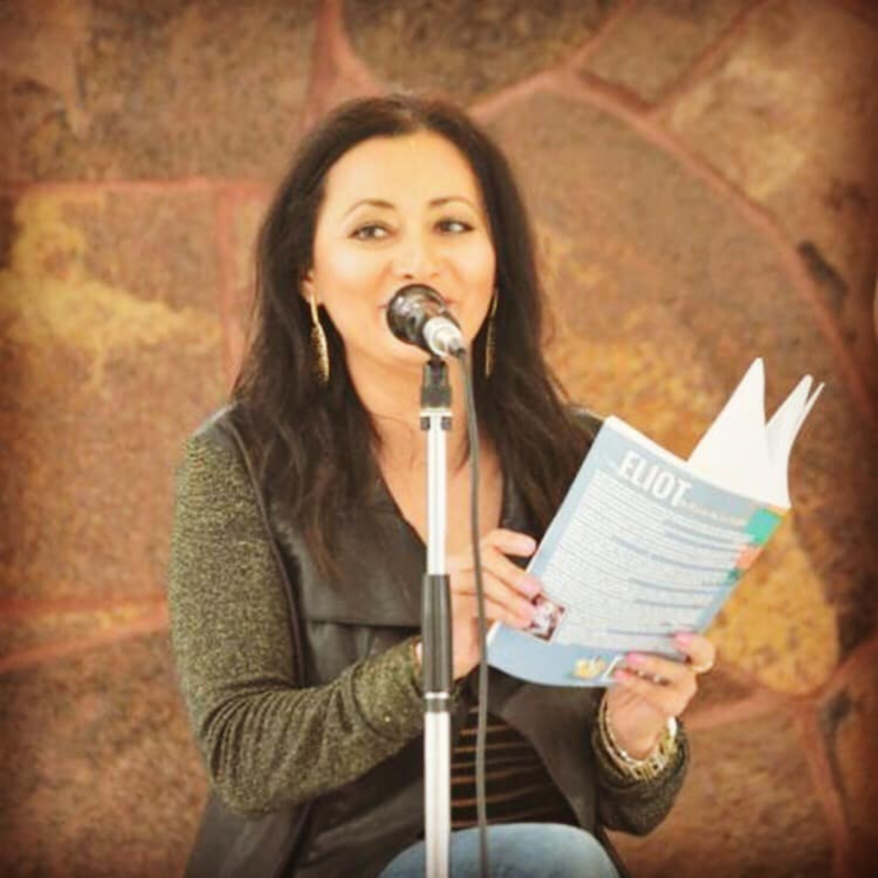 Veronica Salgado - Escritora Mexicana