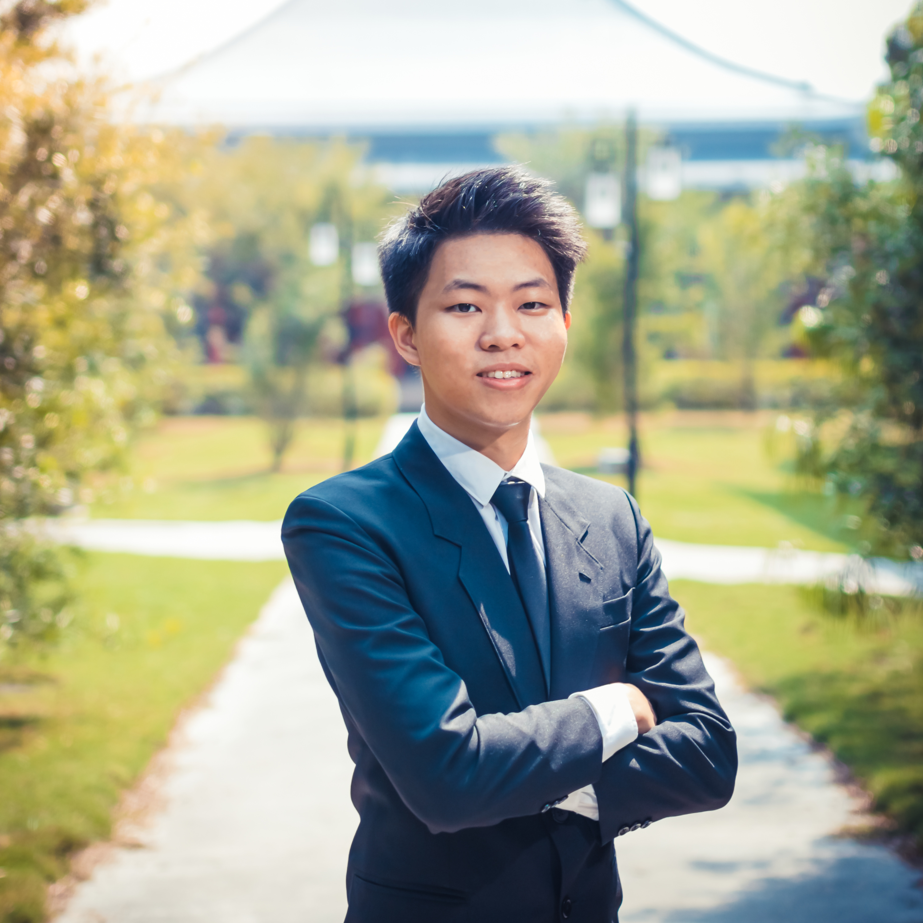 Young Entrepreneur\'s Insight with YES