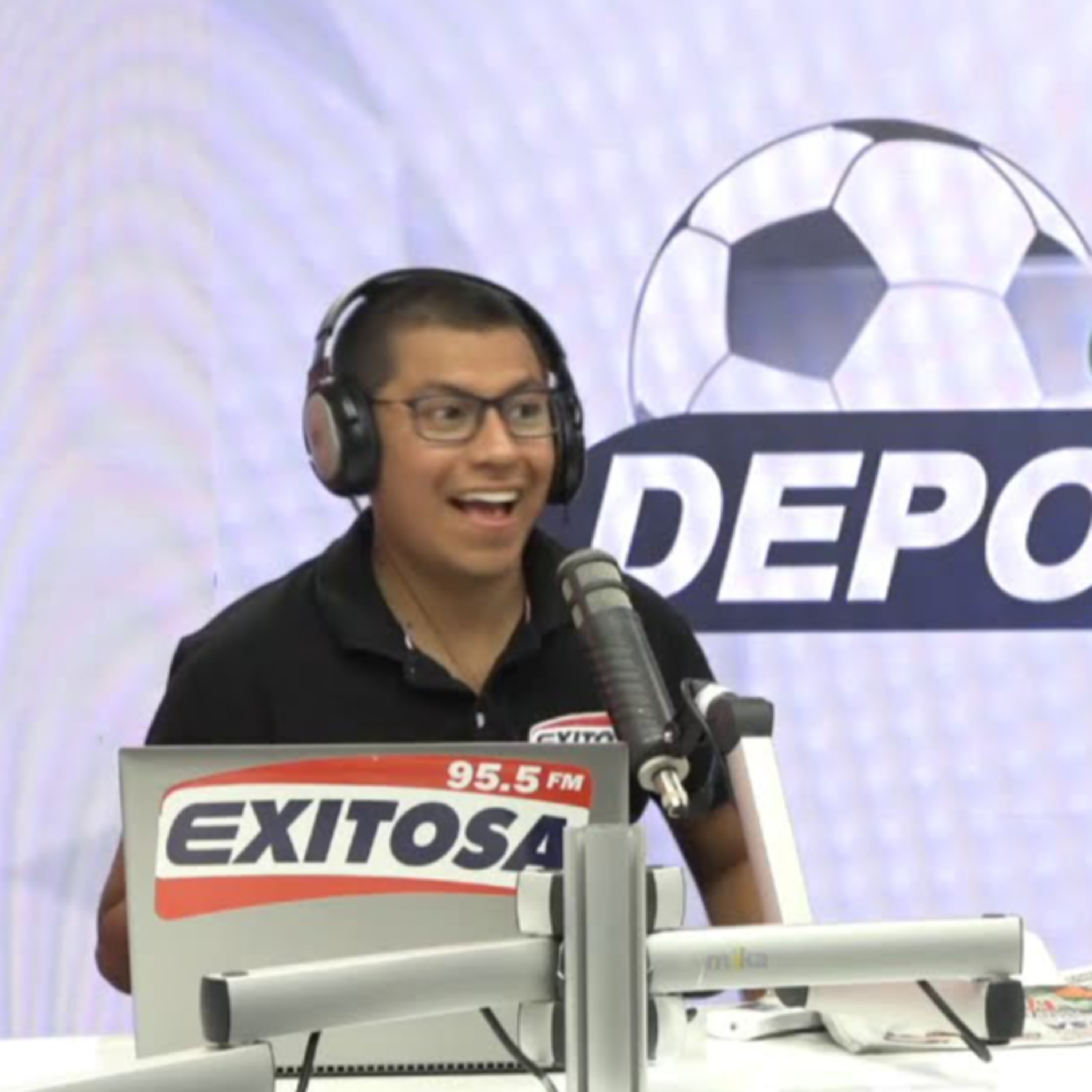 UNA EXITOSA ENTREVISTA CON OSCAR PAZ episode artwork