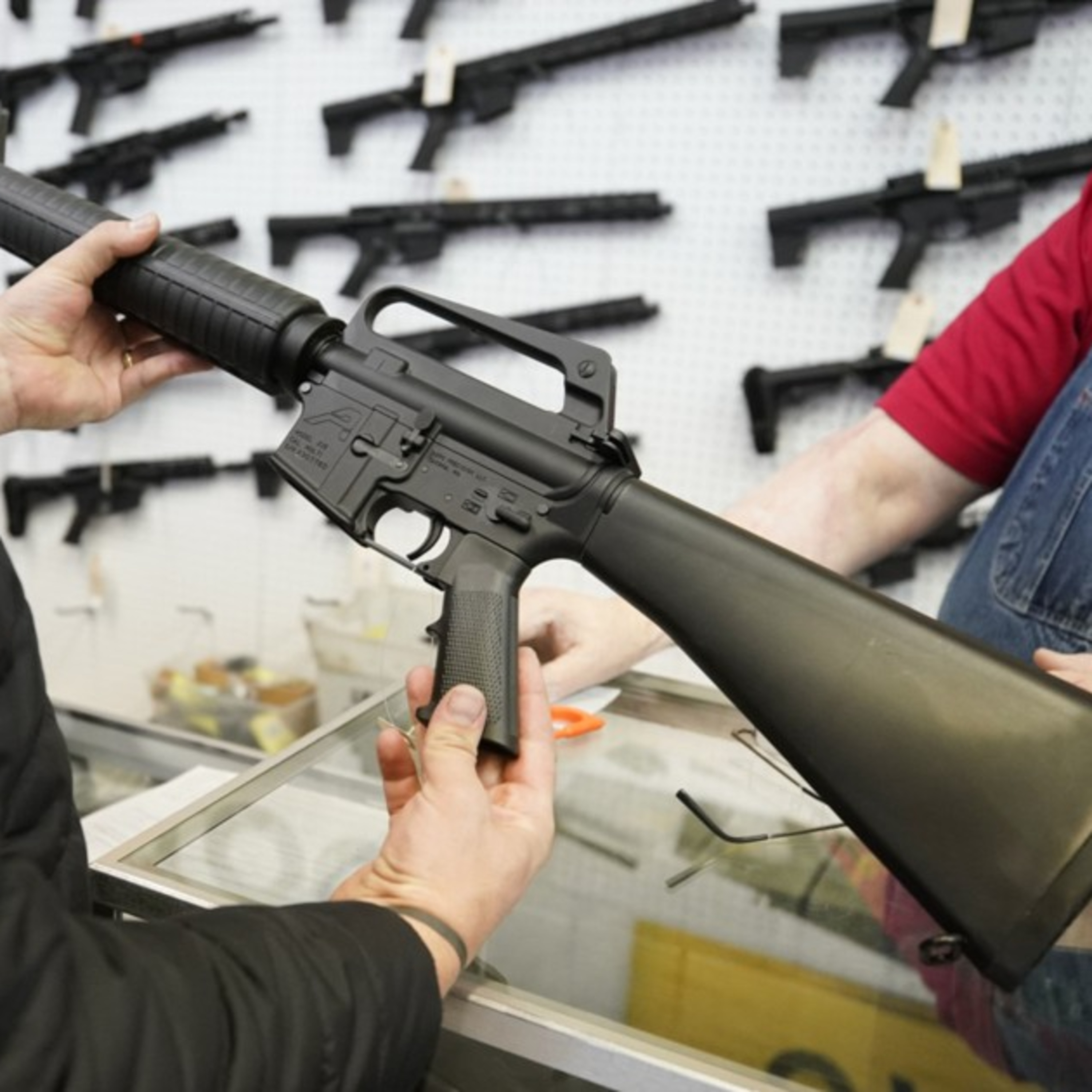 これだけ銃犯罪が増えてもなおアメリカが「銃禁止」を実現できない理由