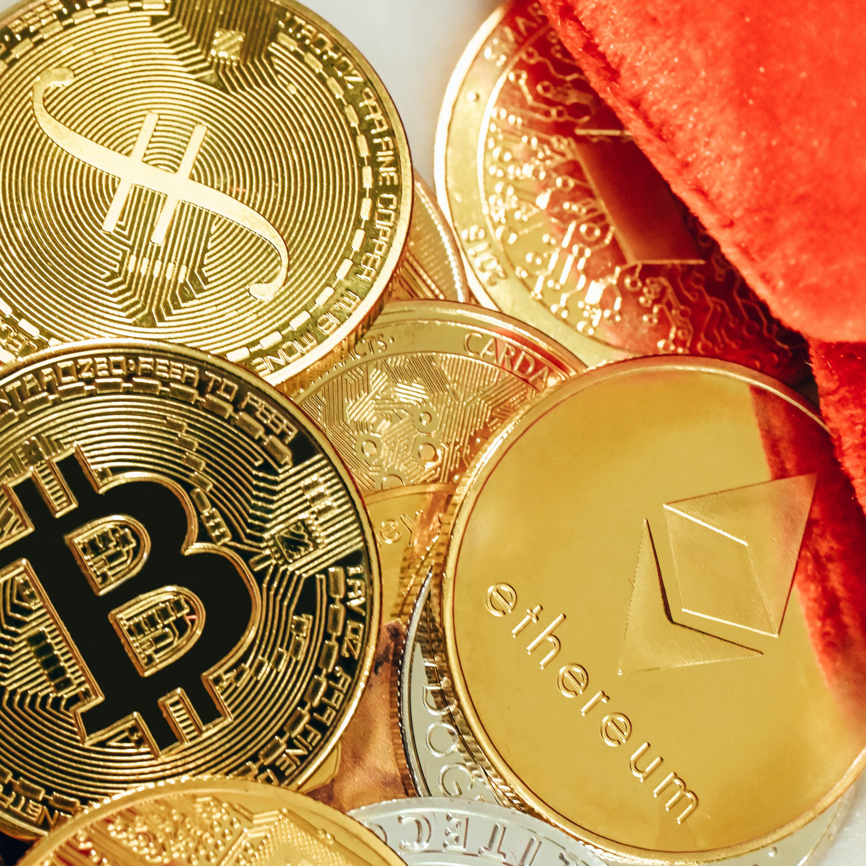 ビットコインが法定通貨になると何が起こる? エルサルバドルの社会実験に学ぶ