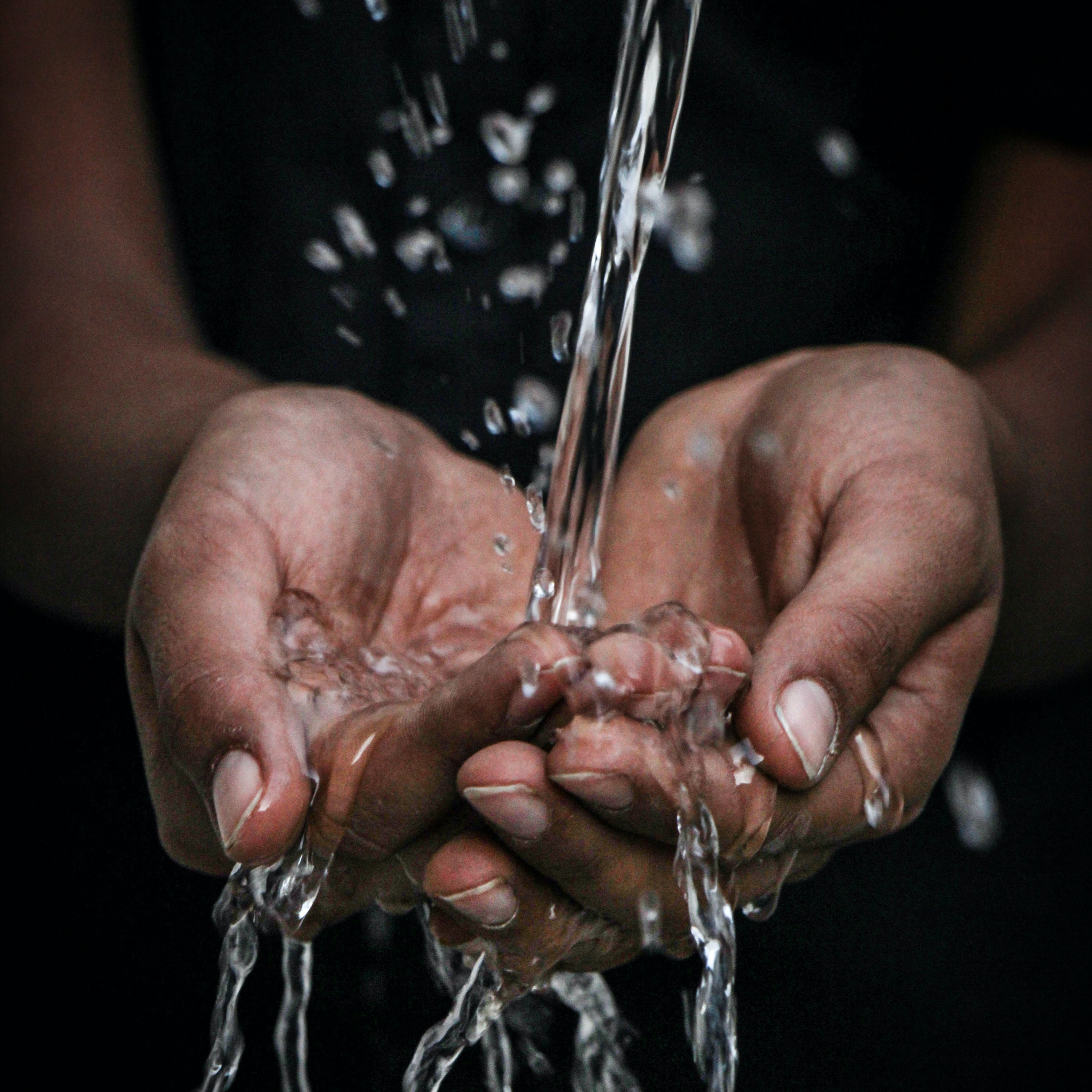 空気から水を生成「水テック」が世界を救う。ビル・ゲイツ氏も支援