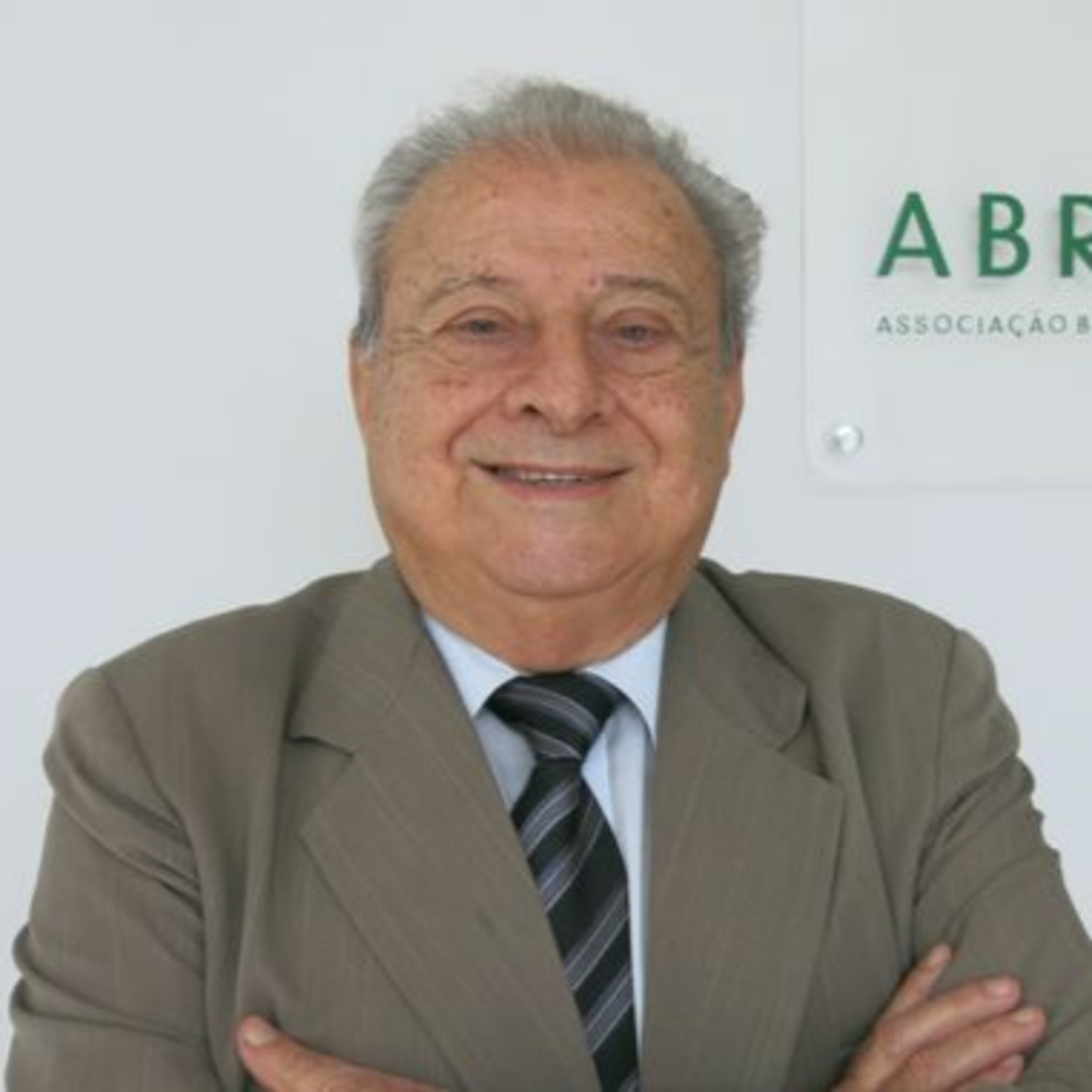 Indicado ao Nobel relata a batalha pela inovação e modernização na agricultura brasileira
