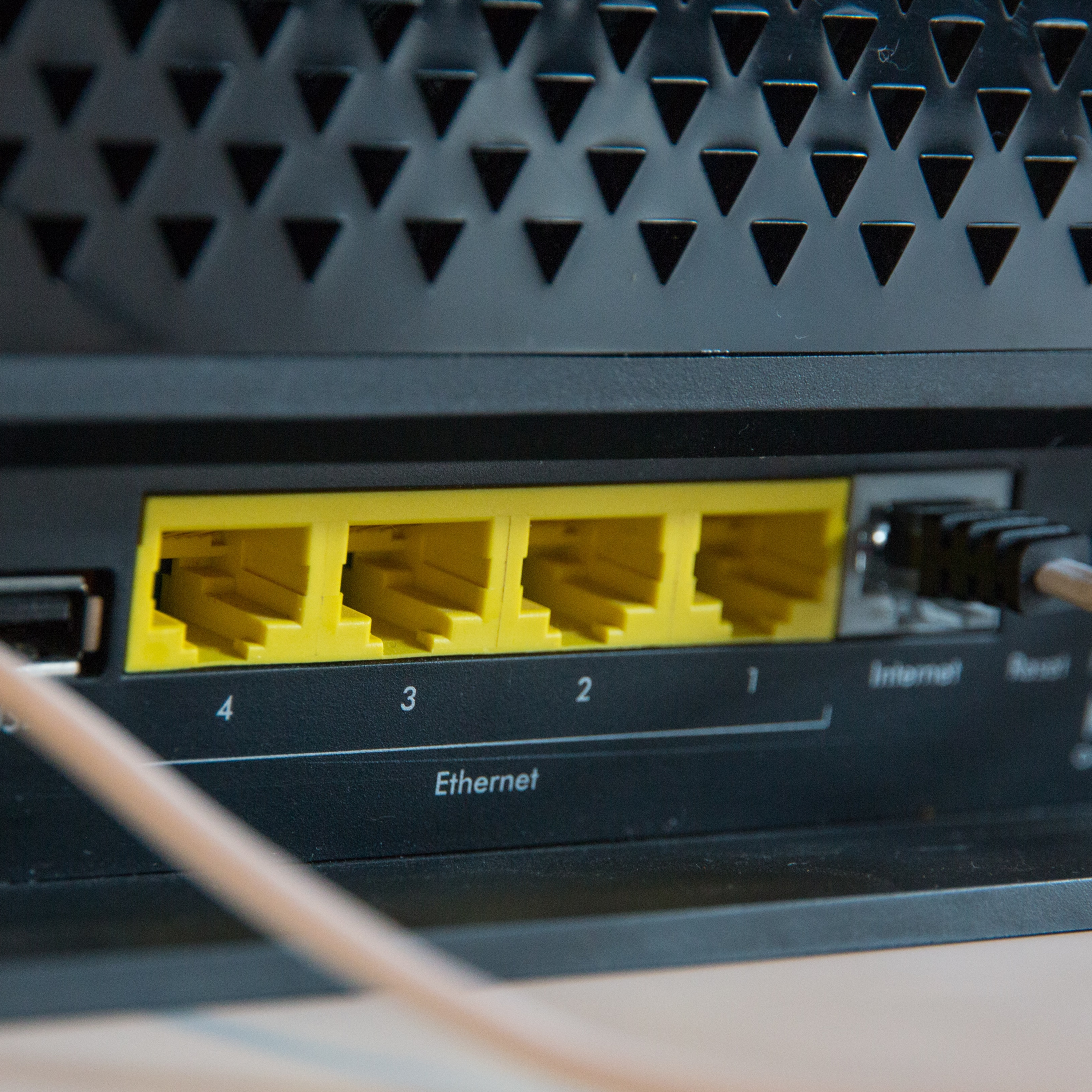 Compartilhar internet com o vizinho pode ser prática ilegal; saiba por quê