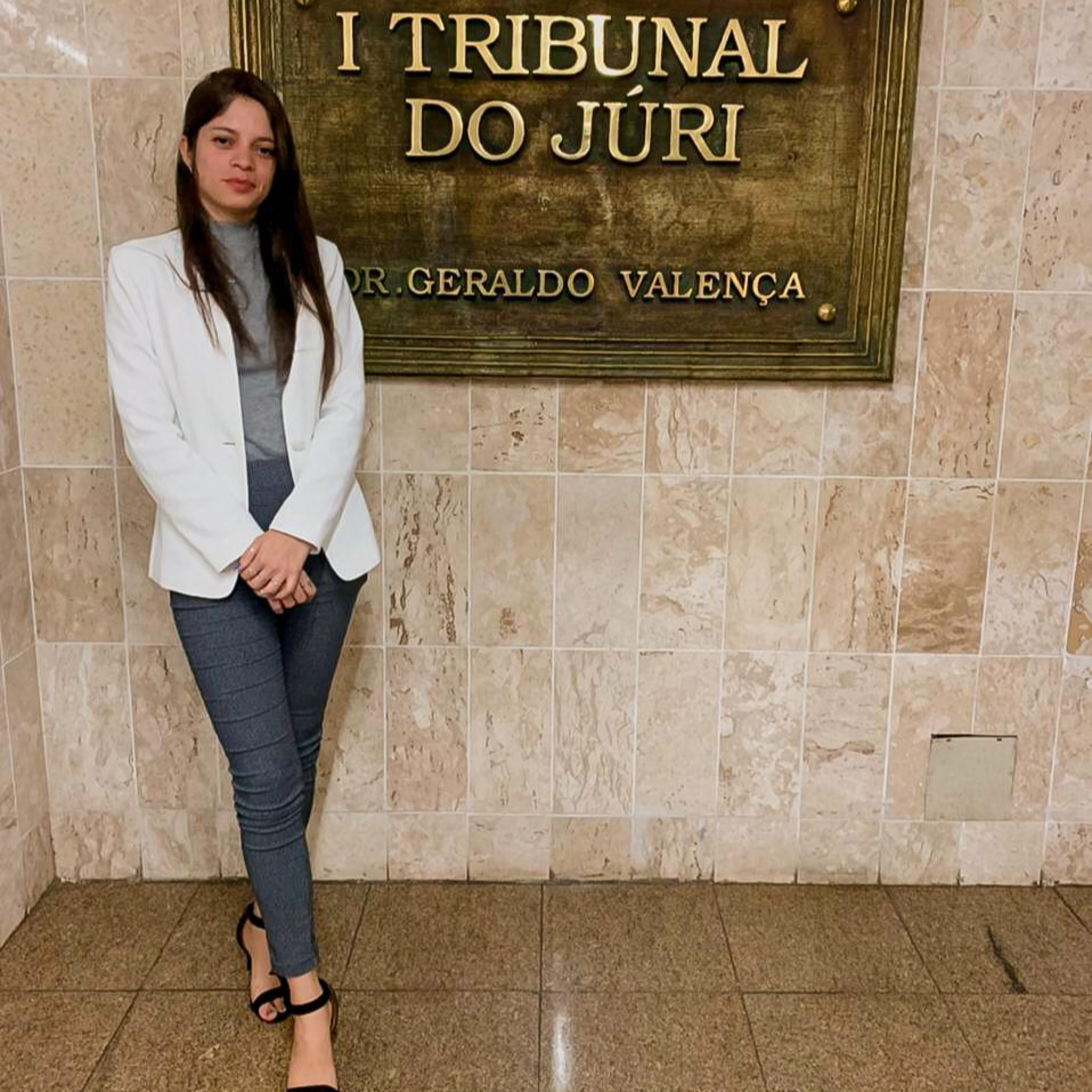 Dra. Andressa Gouveia, advogada criminalista e trabalhista no Programa Felicidade. episode artwork