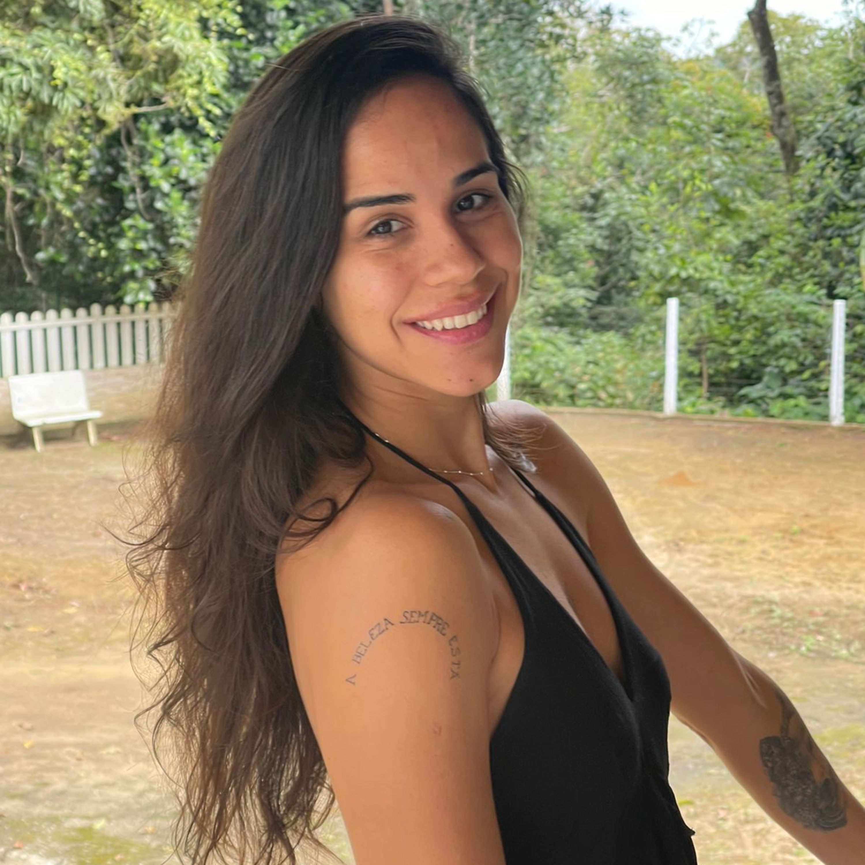 Empreendedora, idealizadora do Reconecte-se e professora de Yoga, Aliana Ayres no Programa Felicidade. episode artwork