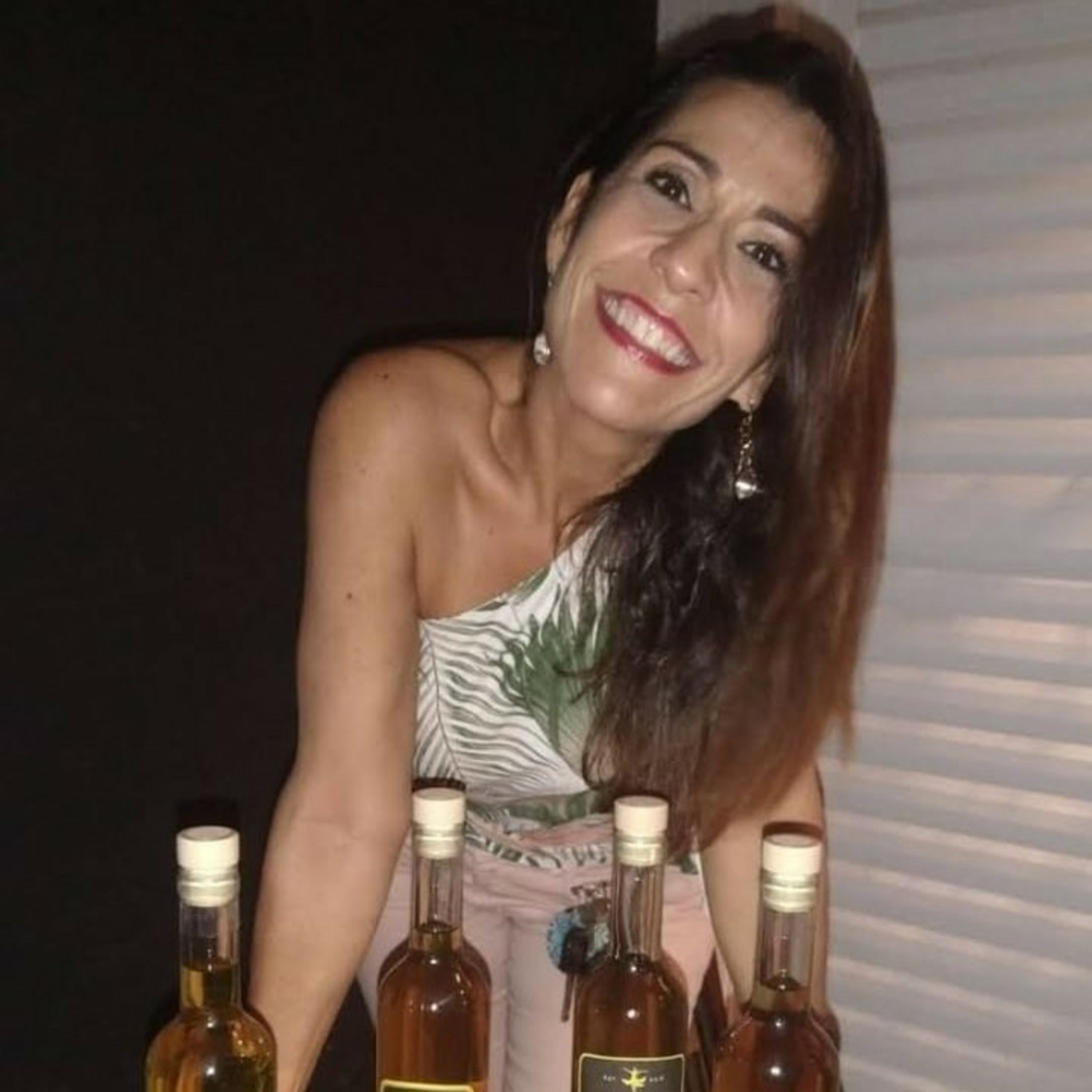 Empresária e proprietária da Cachaça Dadona, Sra Karla Cysneiro no Programa Felicidade.  episode artwork