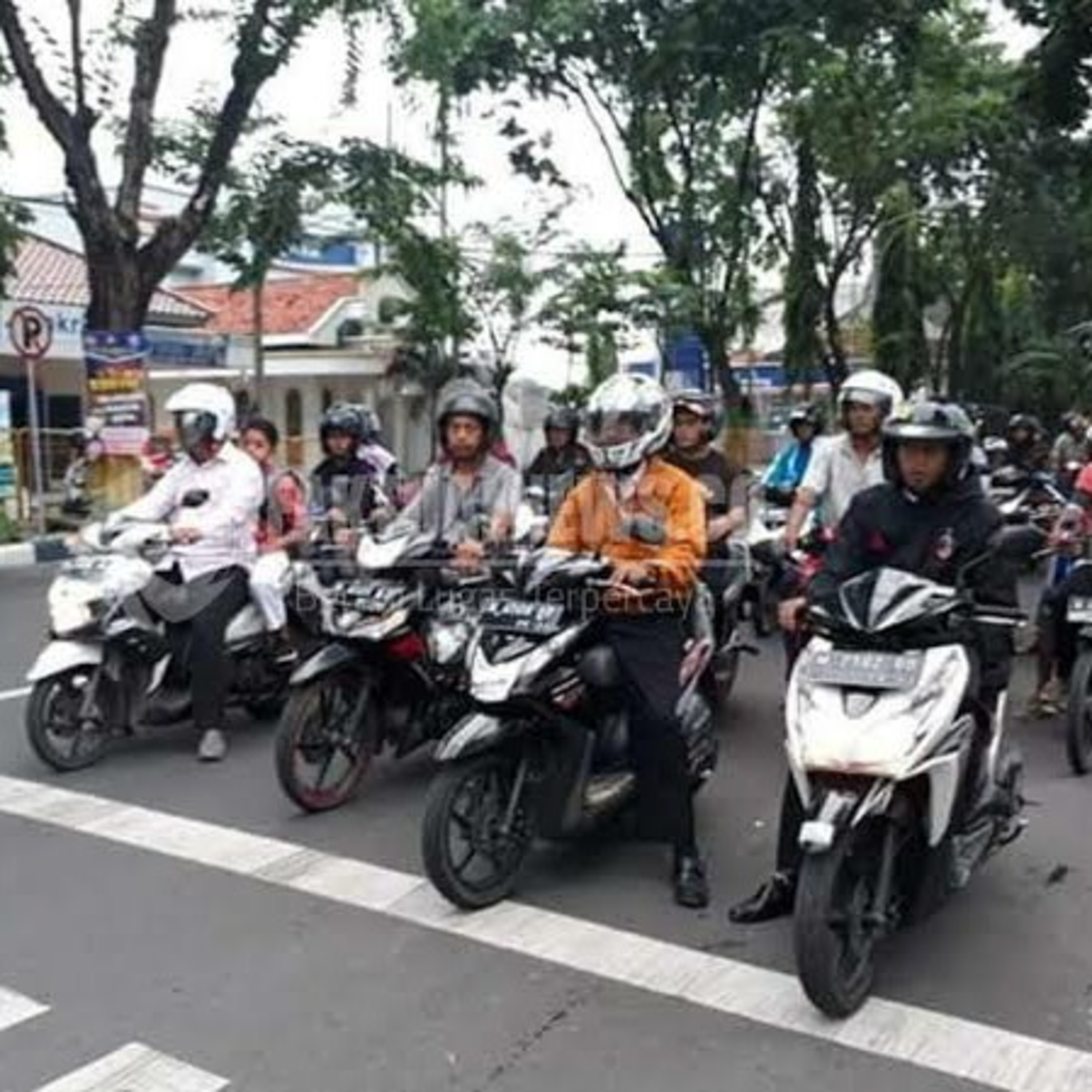 MESIN JAHIT