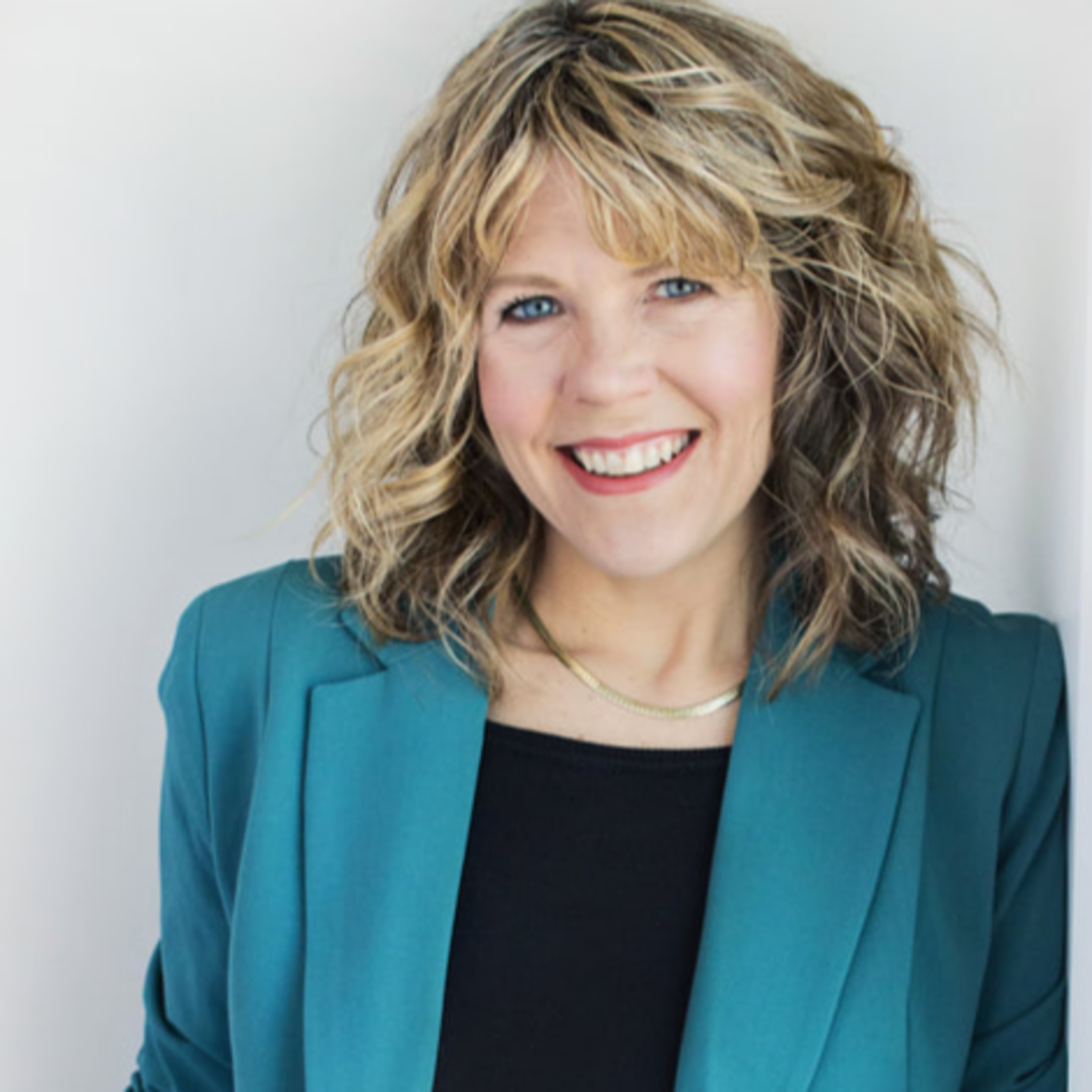 Dani Slaugh - Fashion Consultant Talks about Dressing for Success and Making a Positive Impression