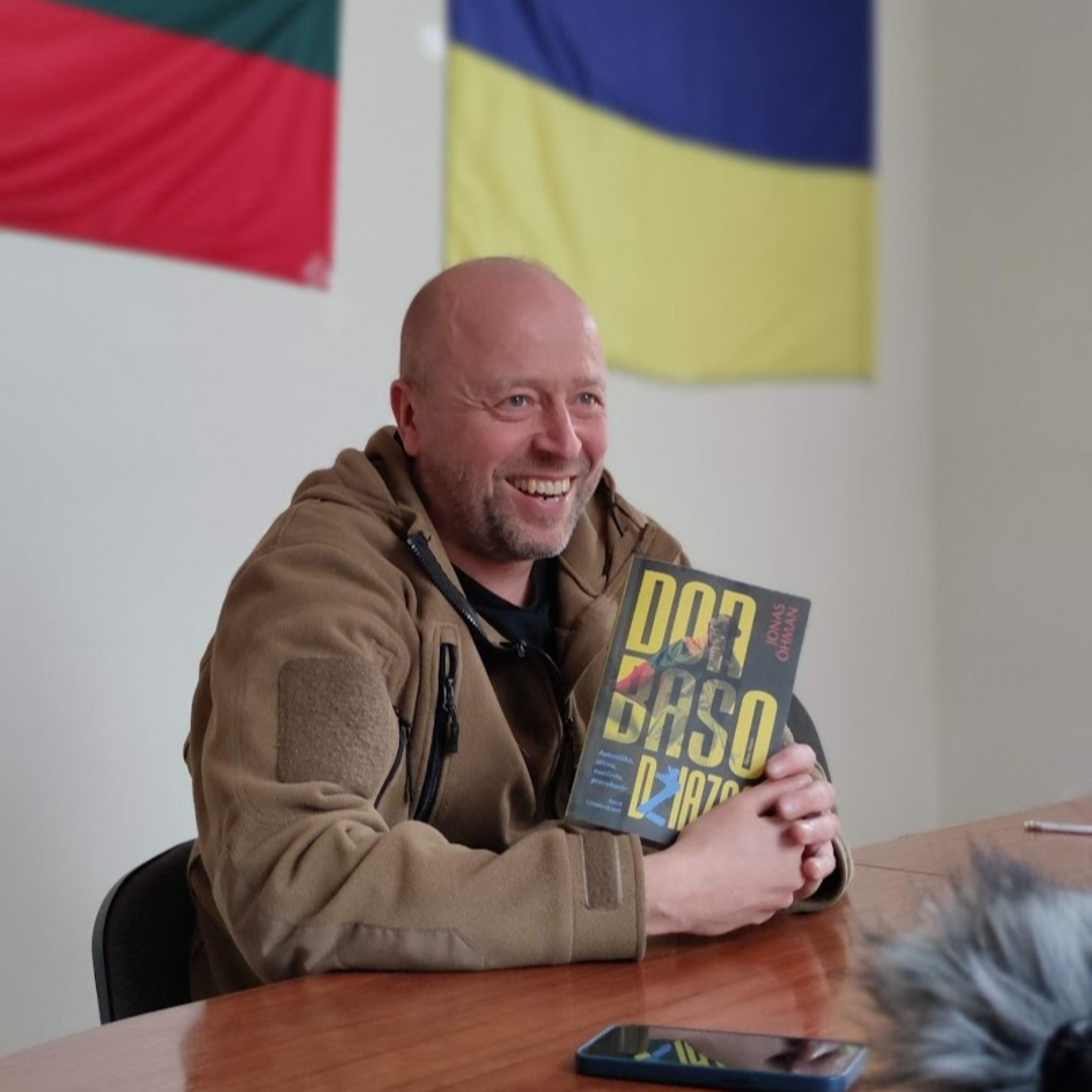 Україномовний литовський швед, волонтер Йонас Охман: "Зараз ми всі - українці" episode artwork