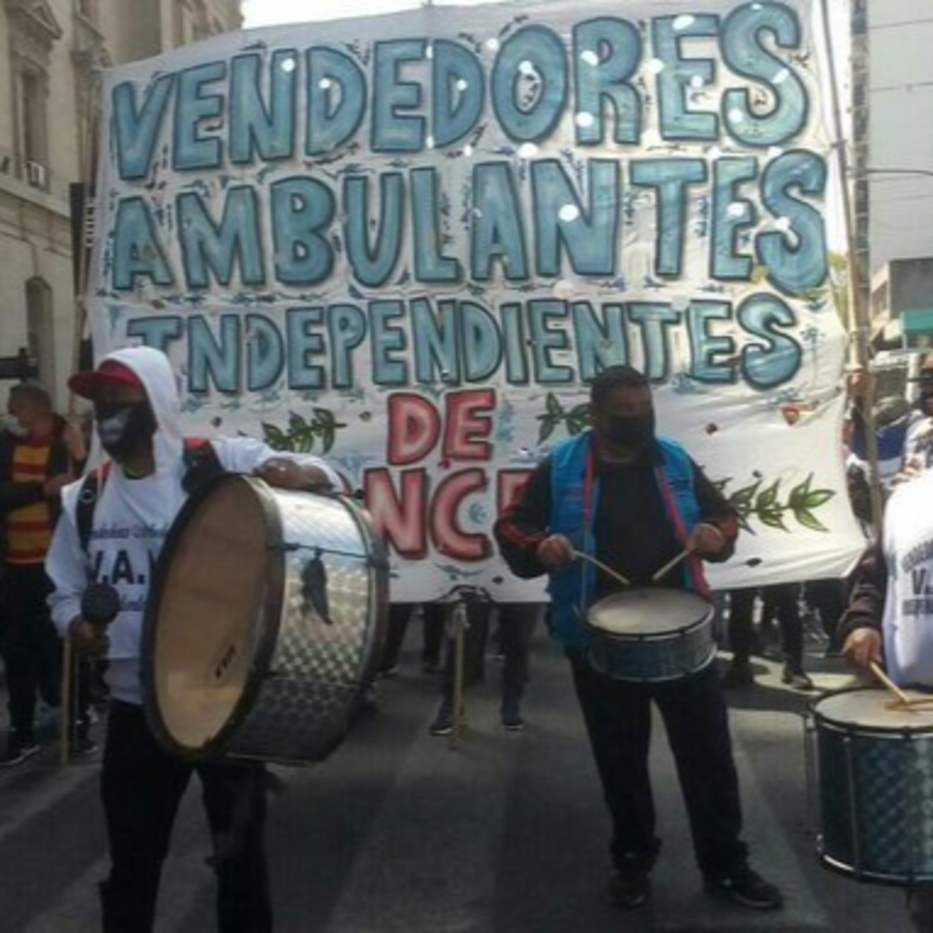 Vendedores ambulantes denuncian una escalada en la persecución y piden la regularización de la actividad episode artwork