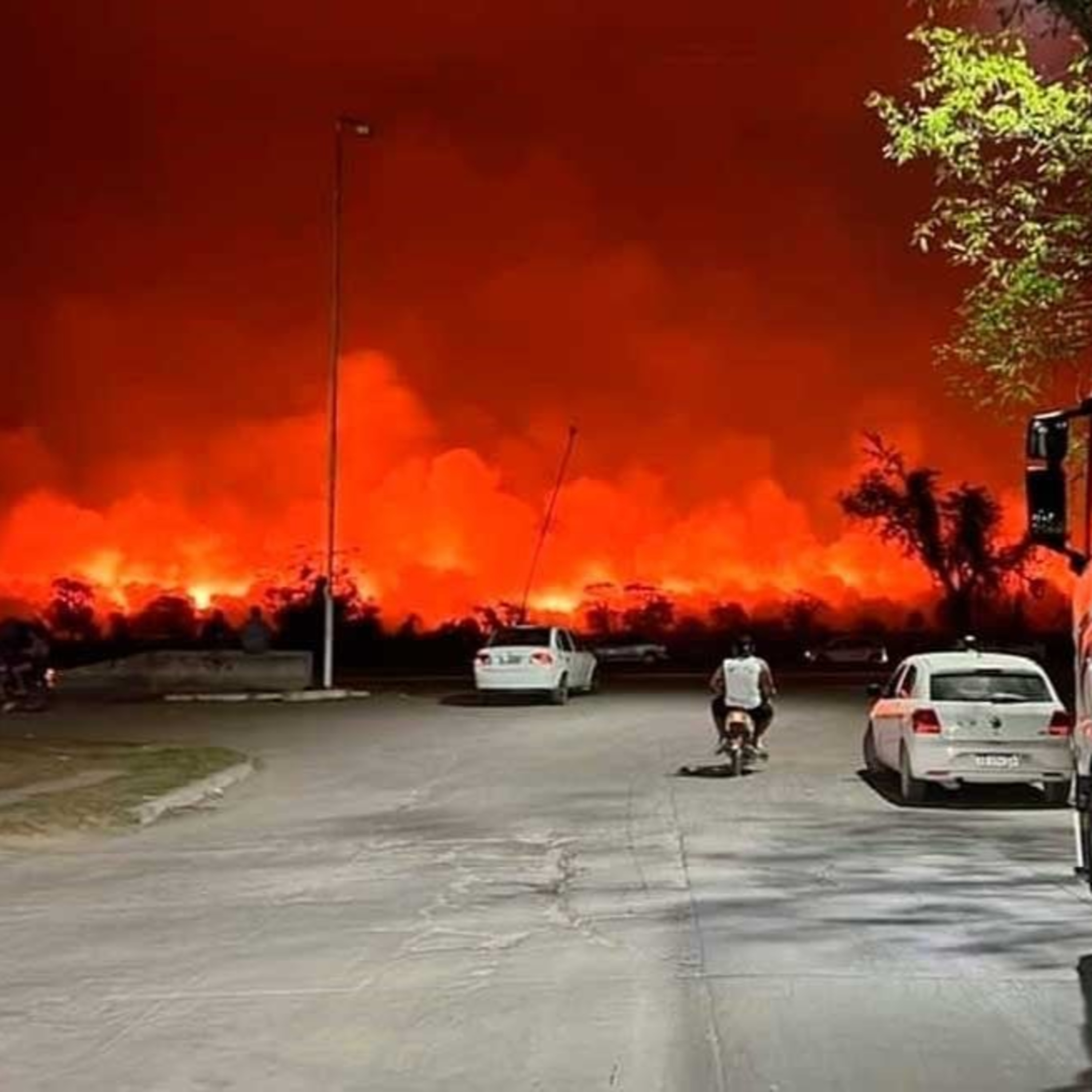 Alarmantes incendios en Salta: el fuego llegó a las puertas de la ciudad de Orán episode artwork