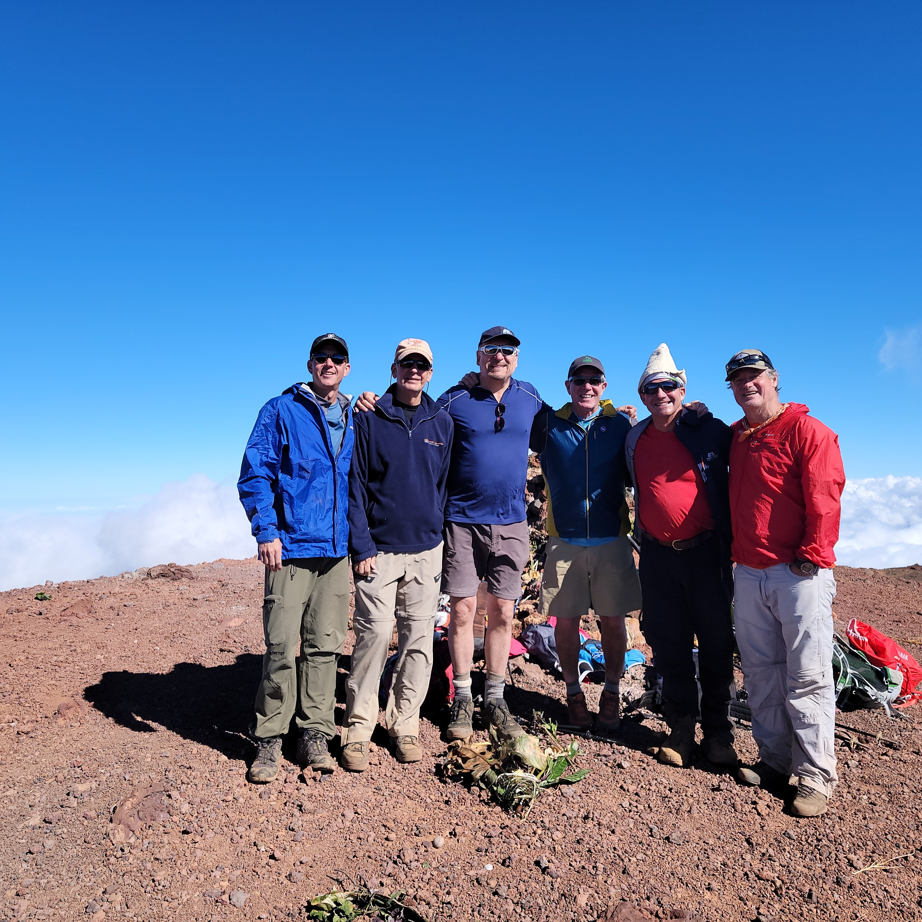 This episode ends up season 4 Everest and also dial Vin a super fun post Everest climb
