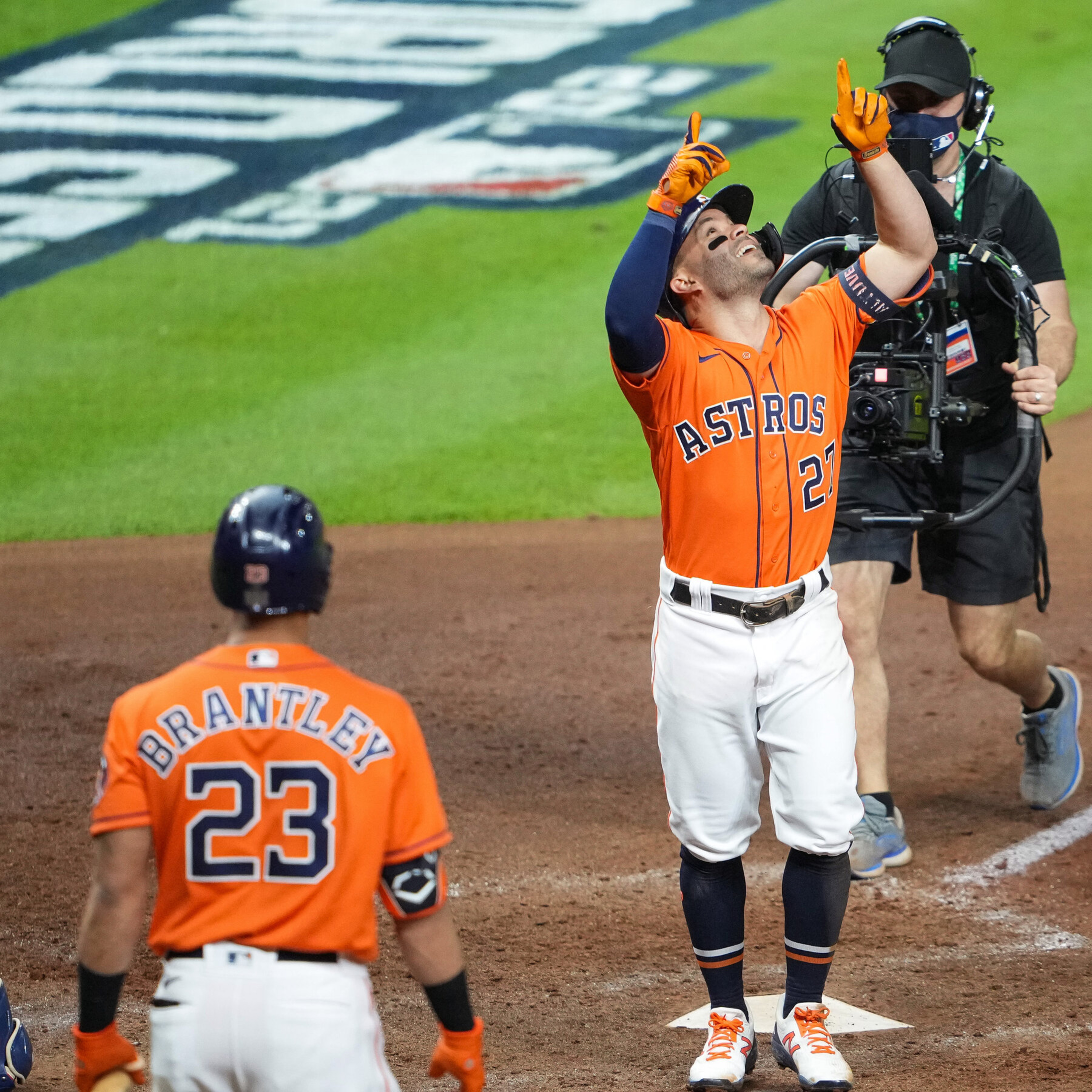 Brandon's World 10/28/21: World Series 2021 Games 1&2 Recap | NFL Week 8 2021 Picks and Best Bets  episode artwork