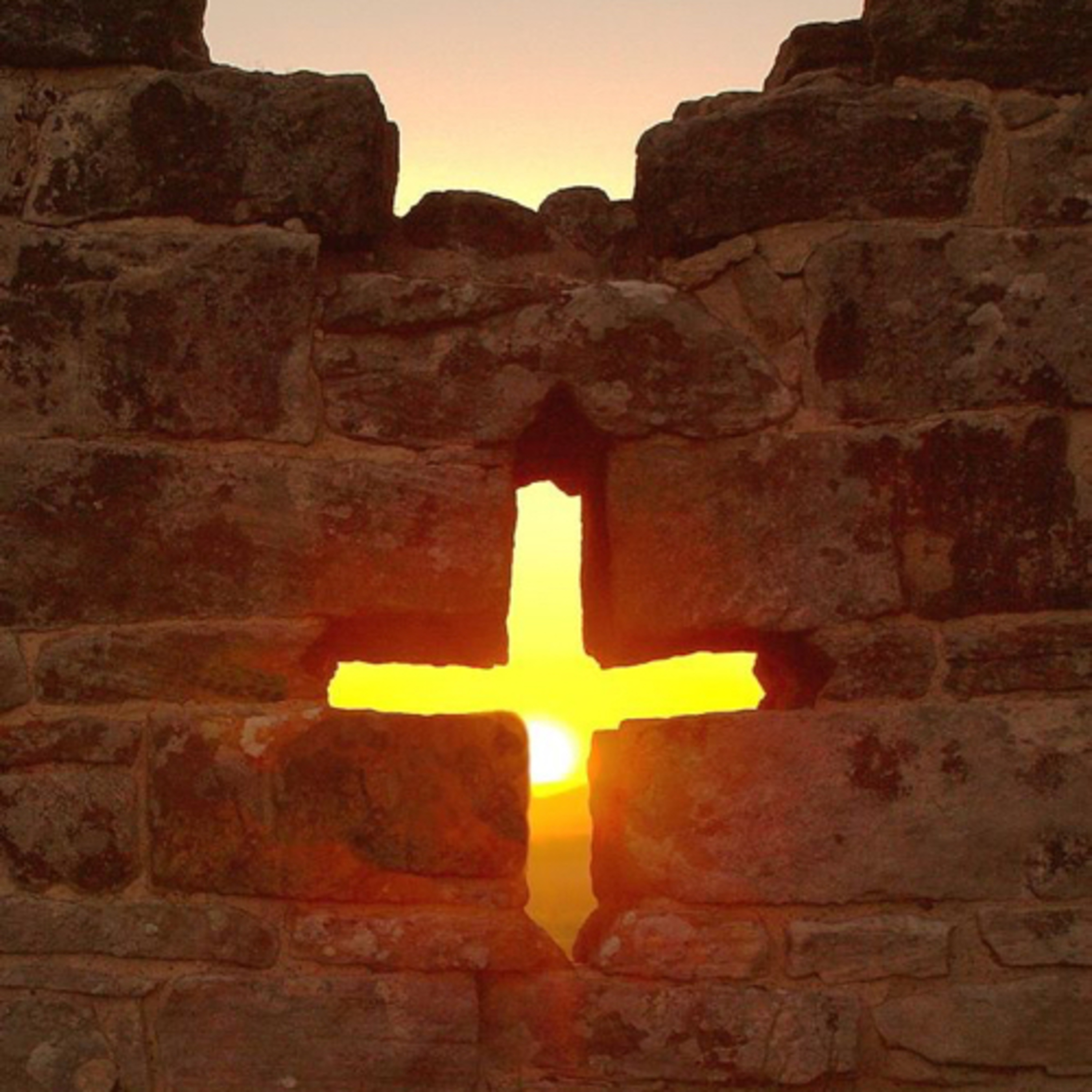 Sobre lo esencial y “las riquezas de la Iglesia” (Jn 12, 1-11)  episode artwork