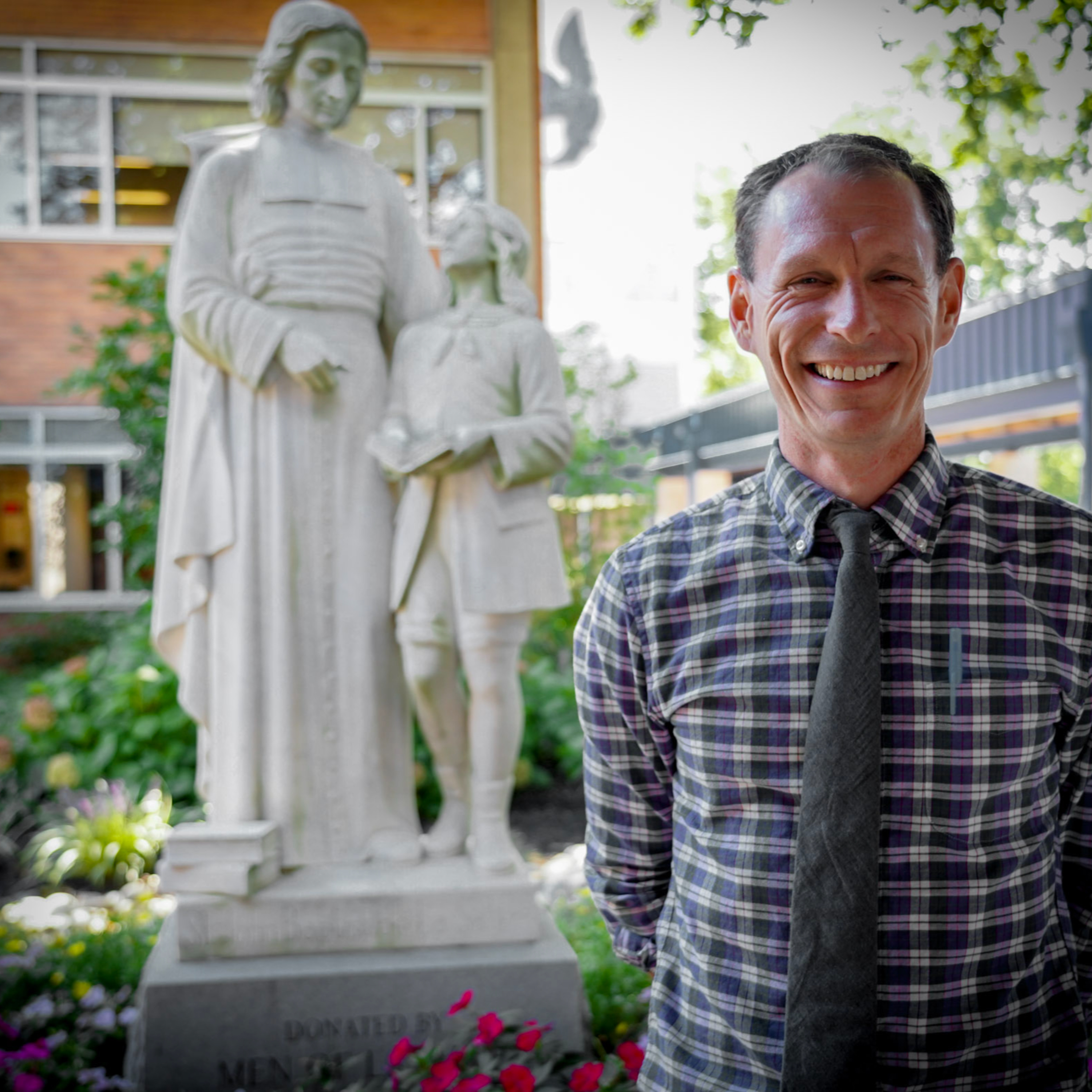 Hail La Salle Sports Podcast: S01 E03: Lasallian Educator of the Year and Running Coach Mr. Greg Bielecki '99 episode artwork