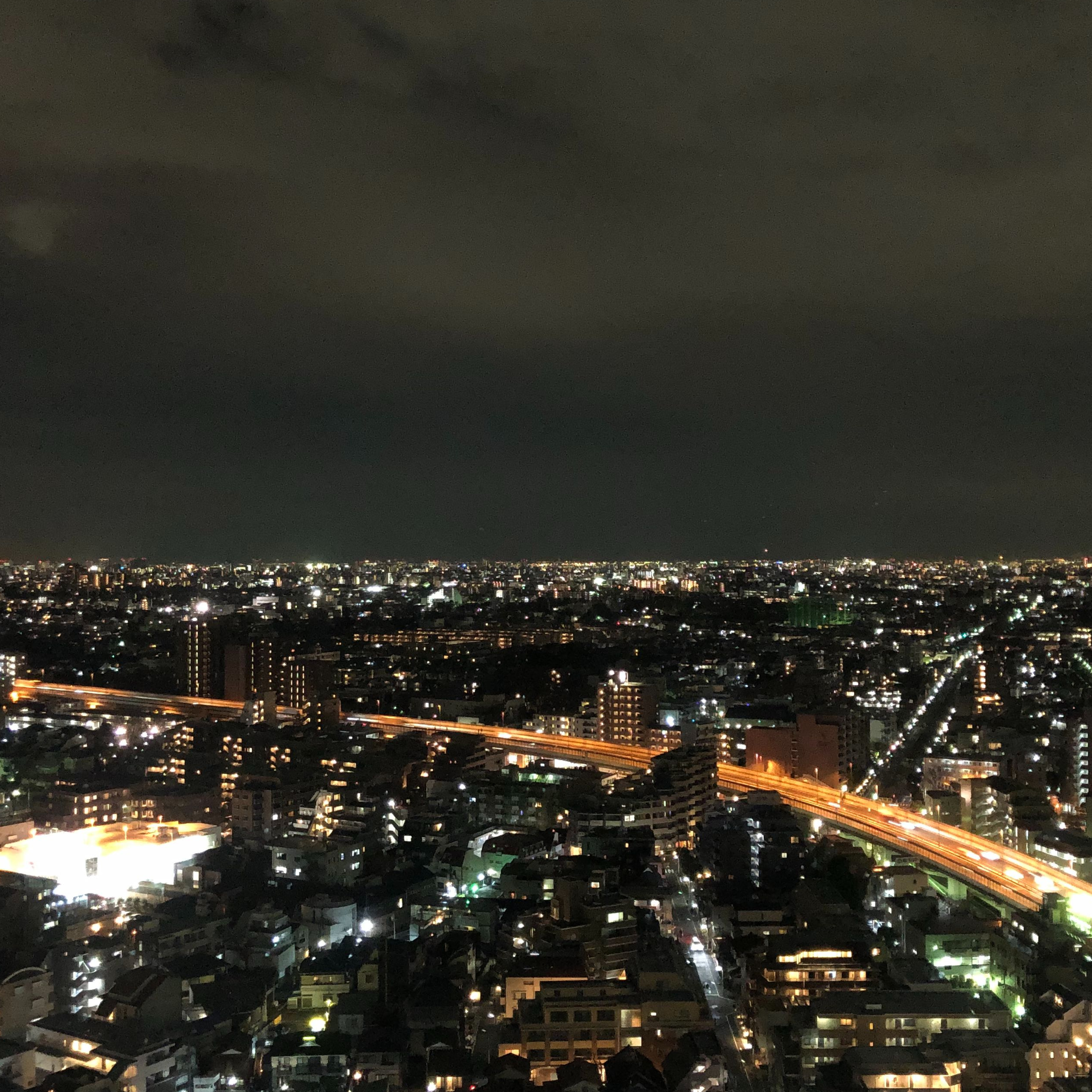 セレスのサーバールームからこんばんわ