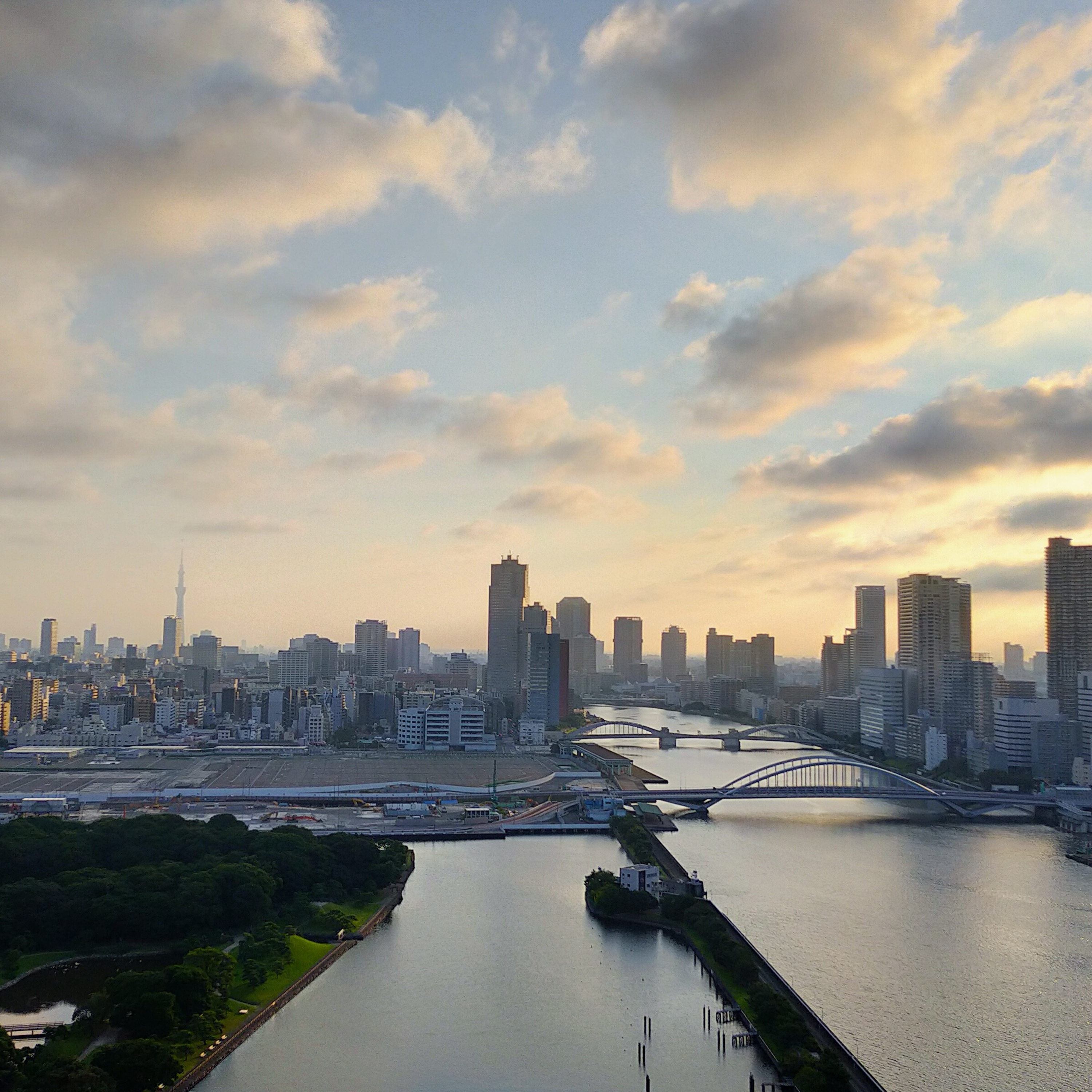 #34 8月という時期に考えてみる「大きな名詞」で考えることの危うさ、そして今感じているちょっとしたふわふわ感を話してみる、の回 episode artwork
