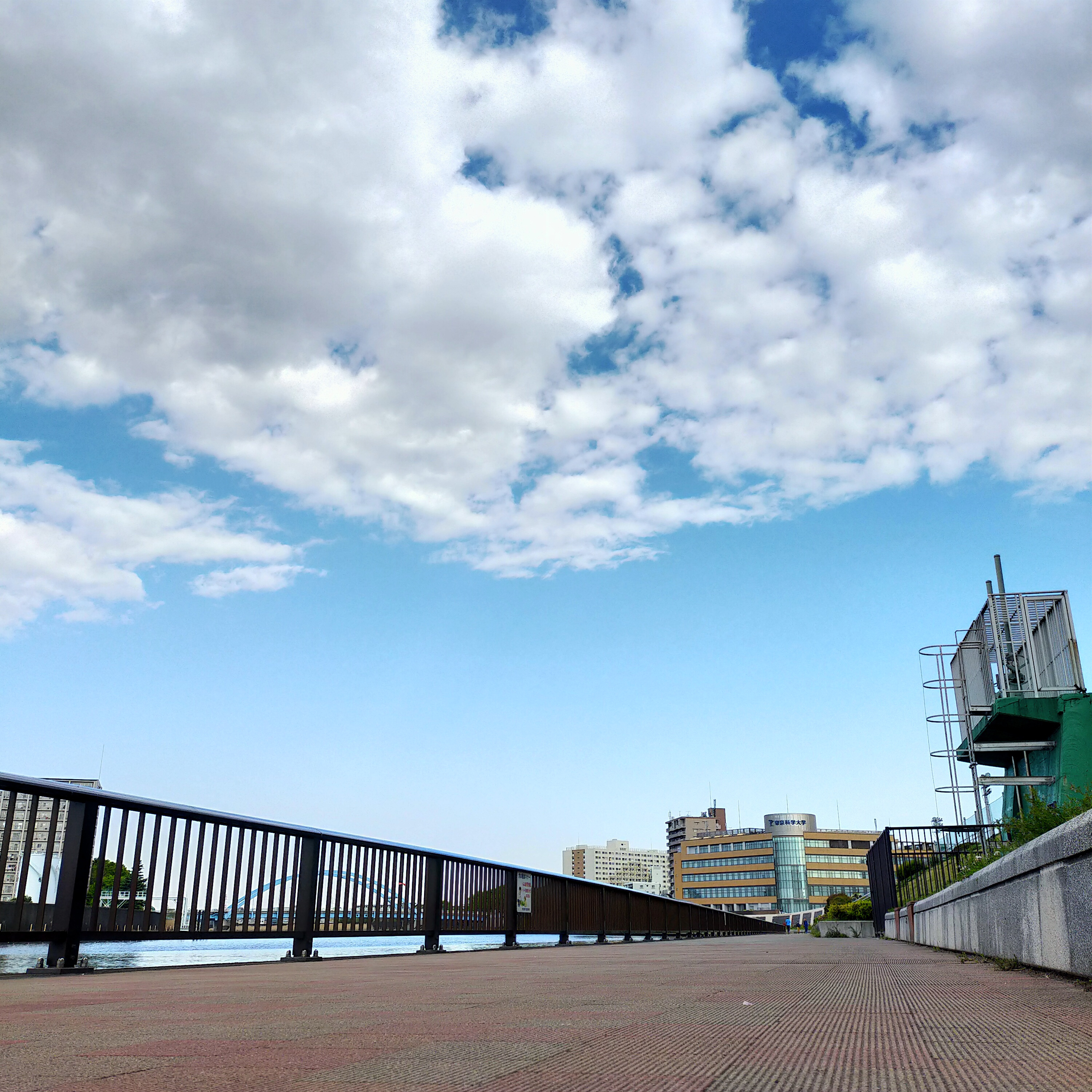 #59 新社会人に向けての話をしていたら「仕事は止められても生き方は止められない」の話をし損なったのでそれはまた今度のお預けとする、の回 episode artwork