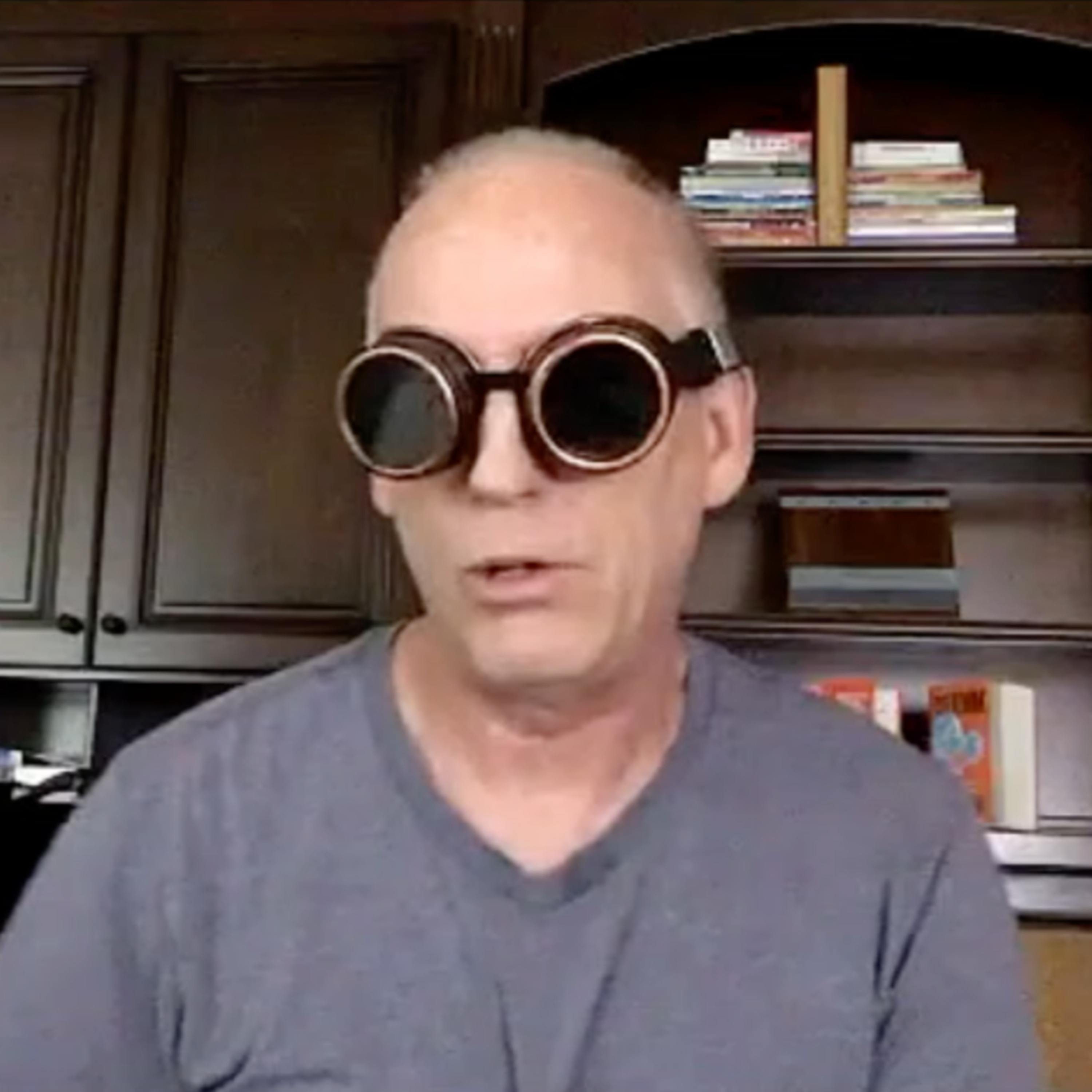 Episode 1066 Scott Adams: I Travel to the Future and Back to Tell You Who Will Win in November