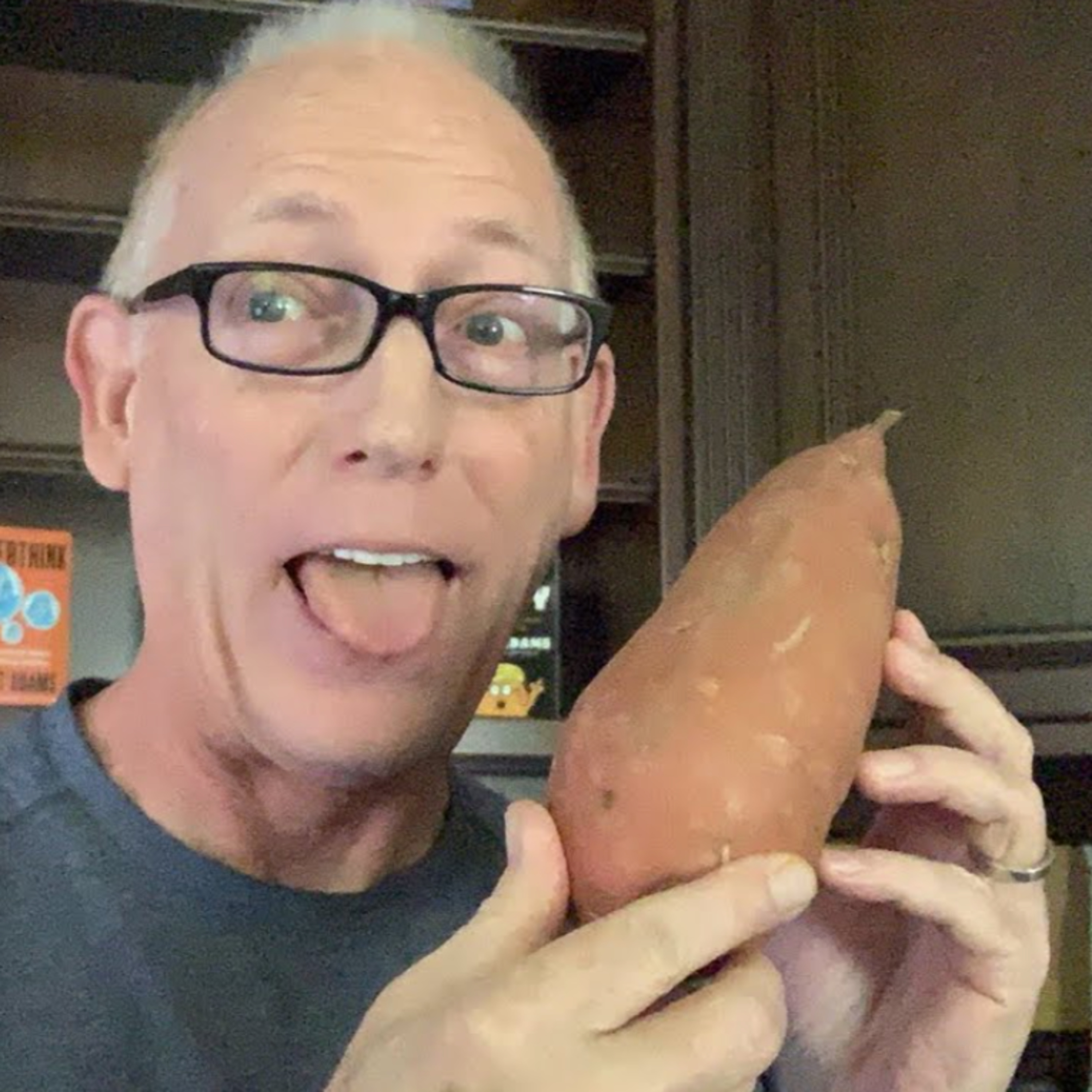 Episode 1199 Scott Adams: Come Join Me For Thanksgiving and Catch up on All the Narrative Crackin'