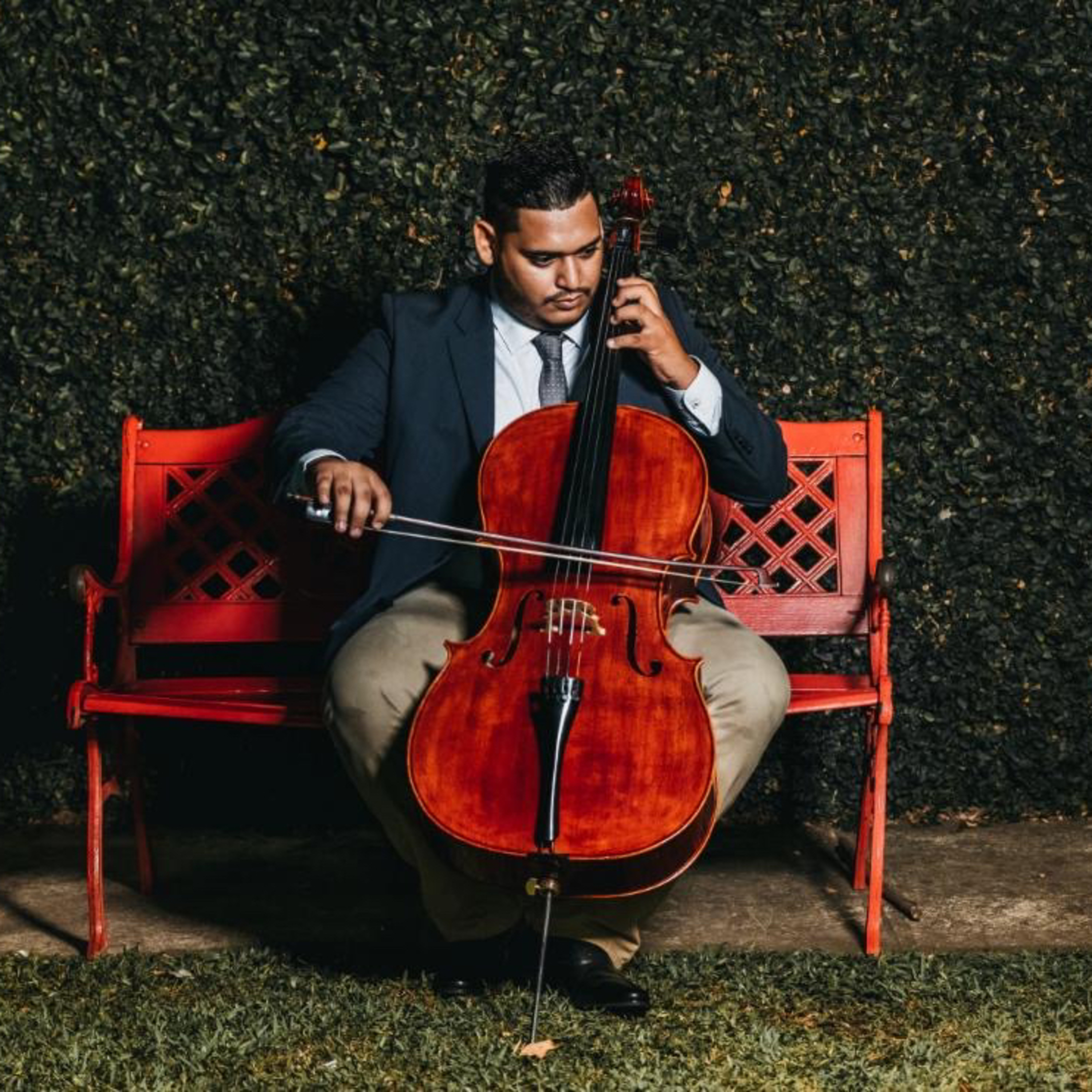 Walter Herrera Cellist