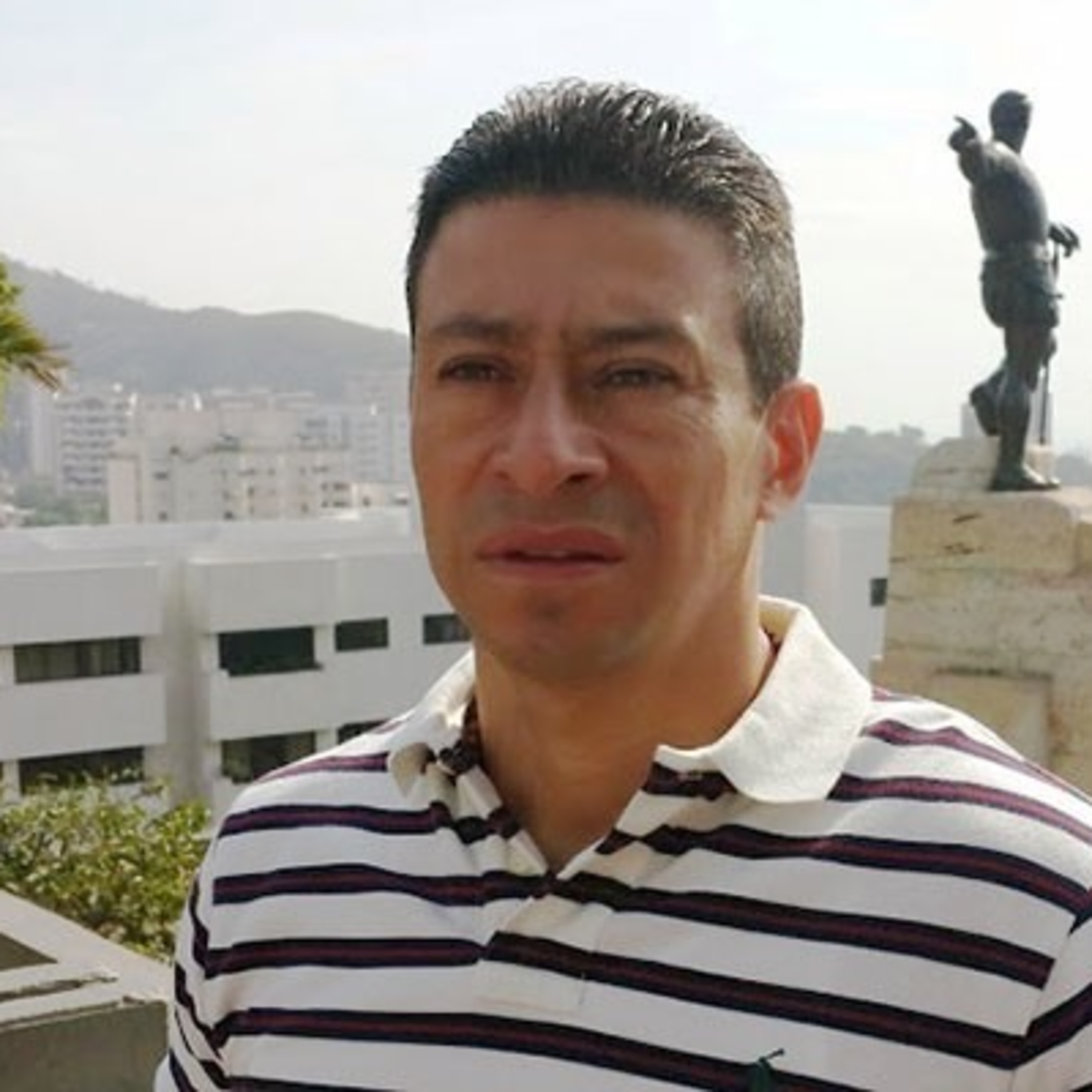 Violeta Stereo FM