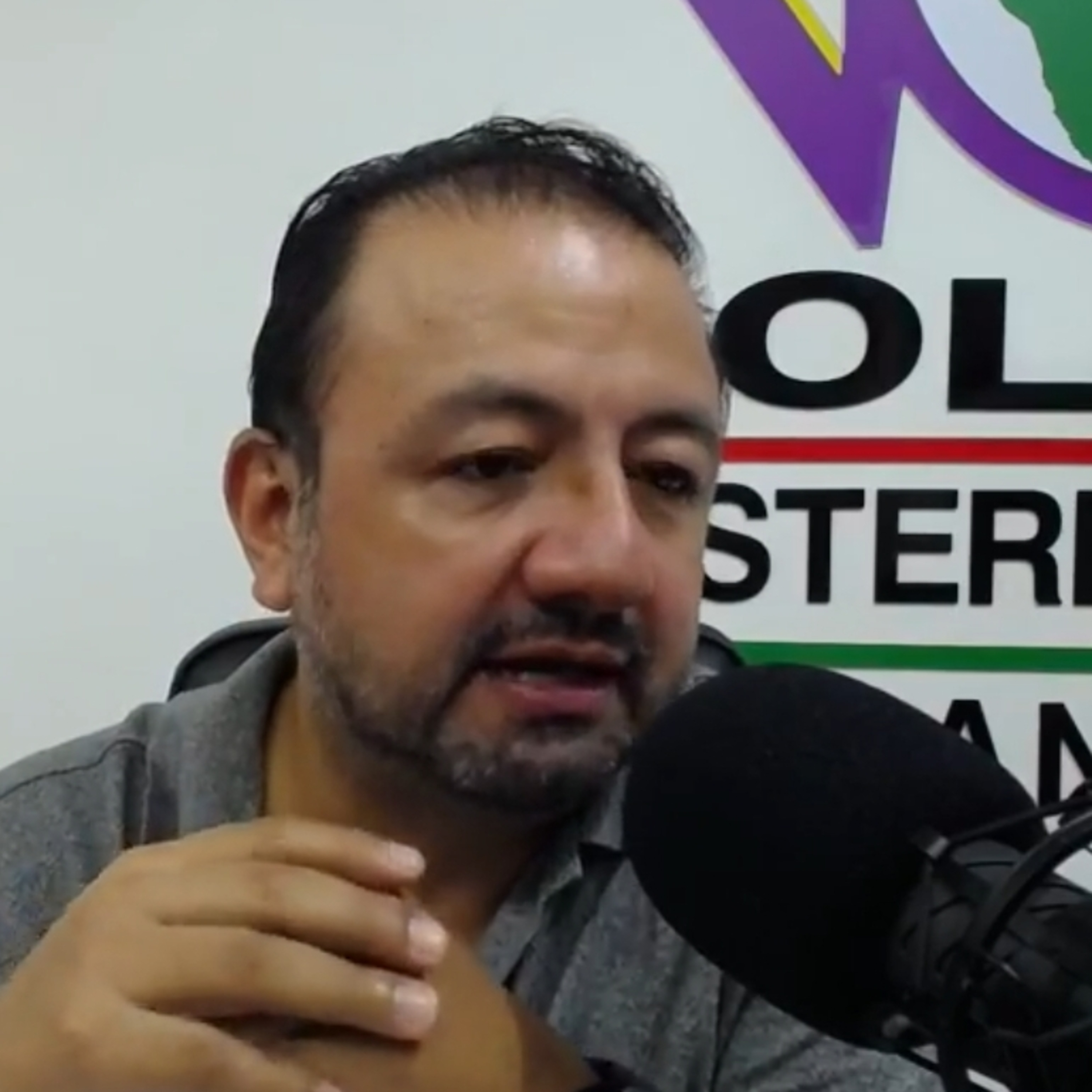 Violeta Stereo FM