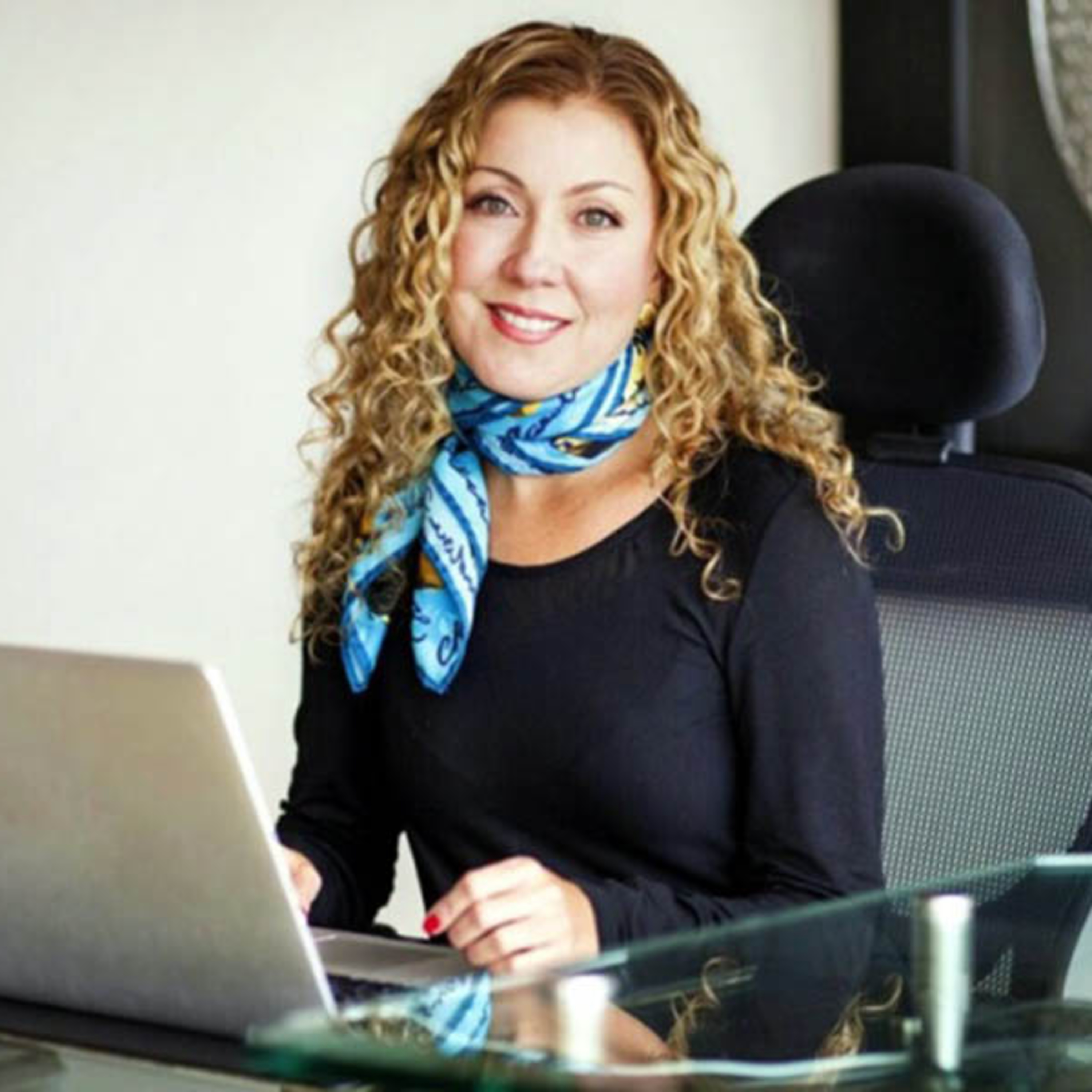 Violeta Stereo FM