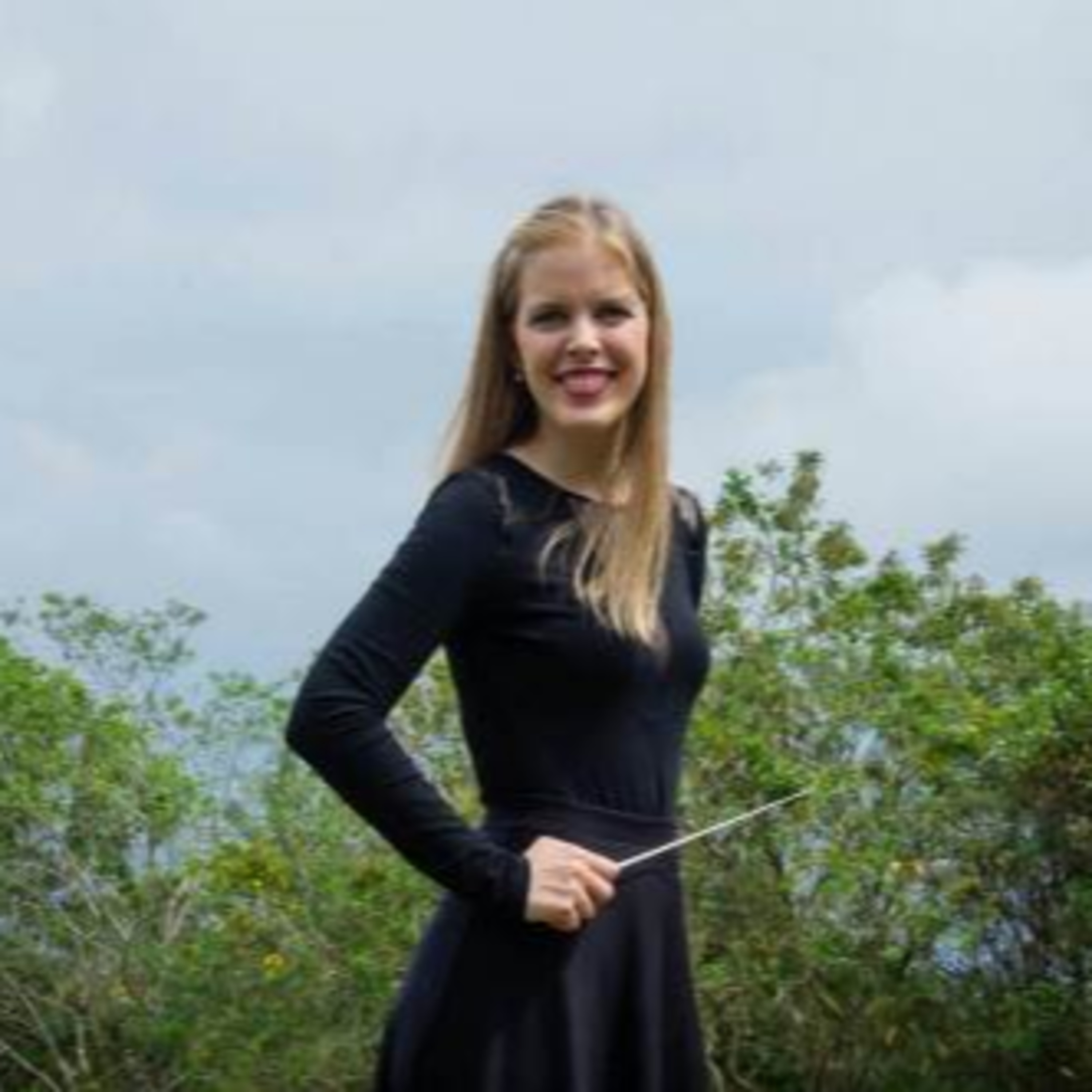  Entrevista con Elisa Vegas, directora artística de la Orquesta Sinfónica Gran Mariscal de Ayacucho episode artwork