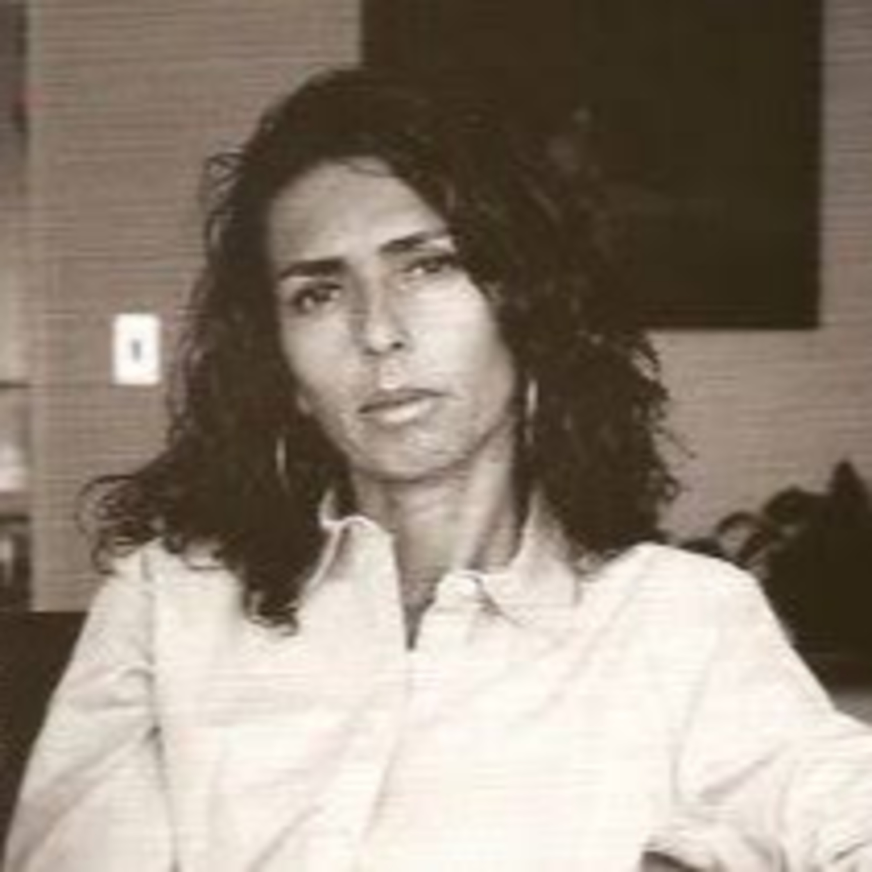 Entrevista con Gina Saraceni, investigadora, crítica literaria, traductora y poeta