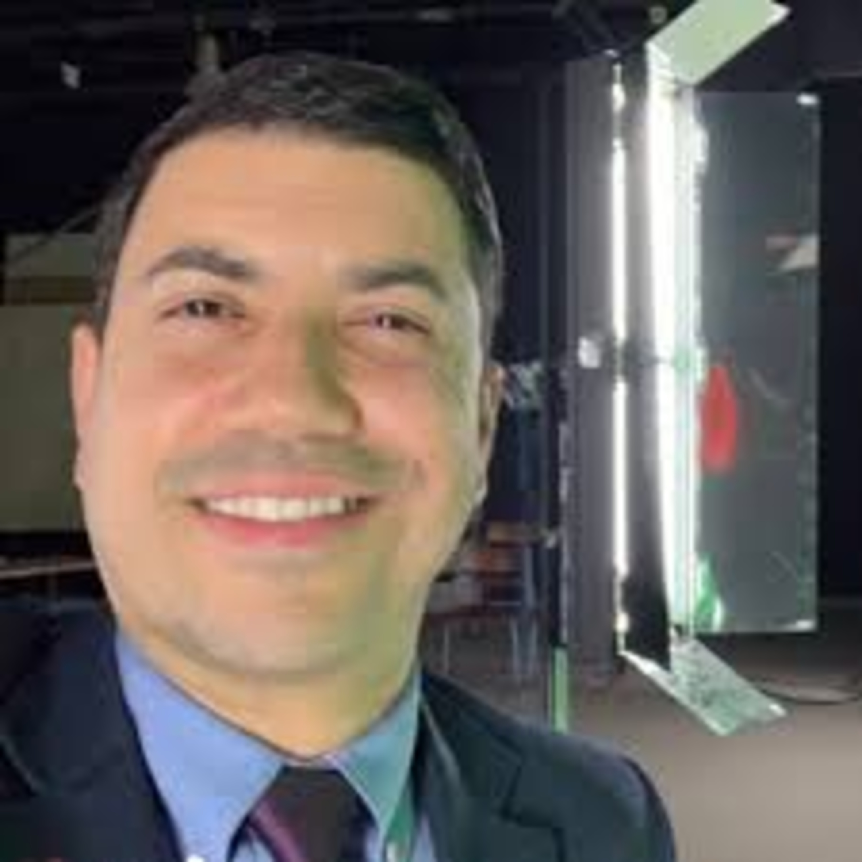 Entrevista con el periodista venezolano Dereck Blanco episode artwork