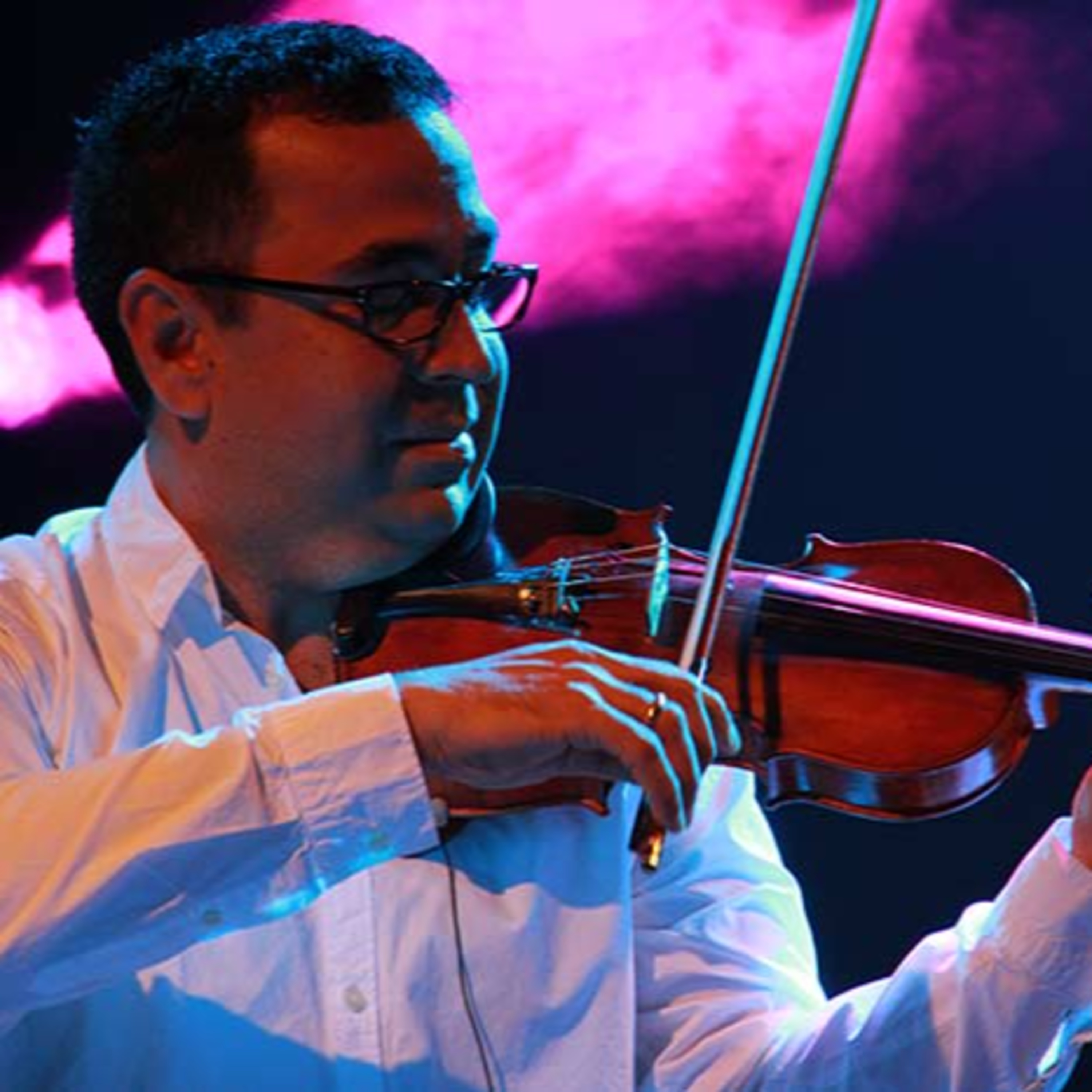 Entrevista a Eddy Marcano, director y violinista venezolano episode artwork