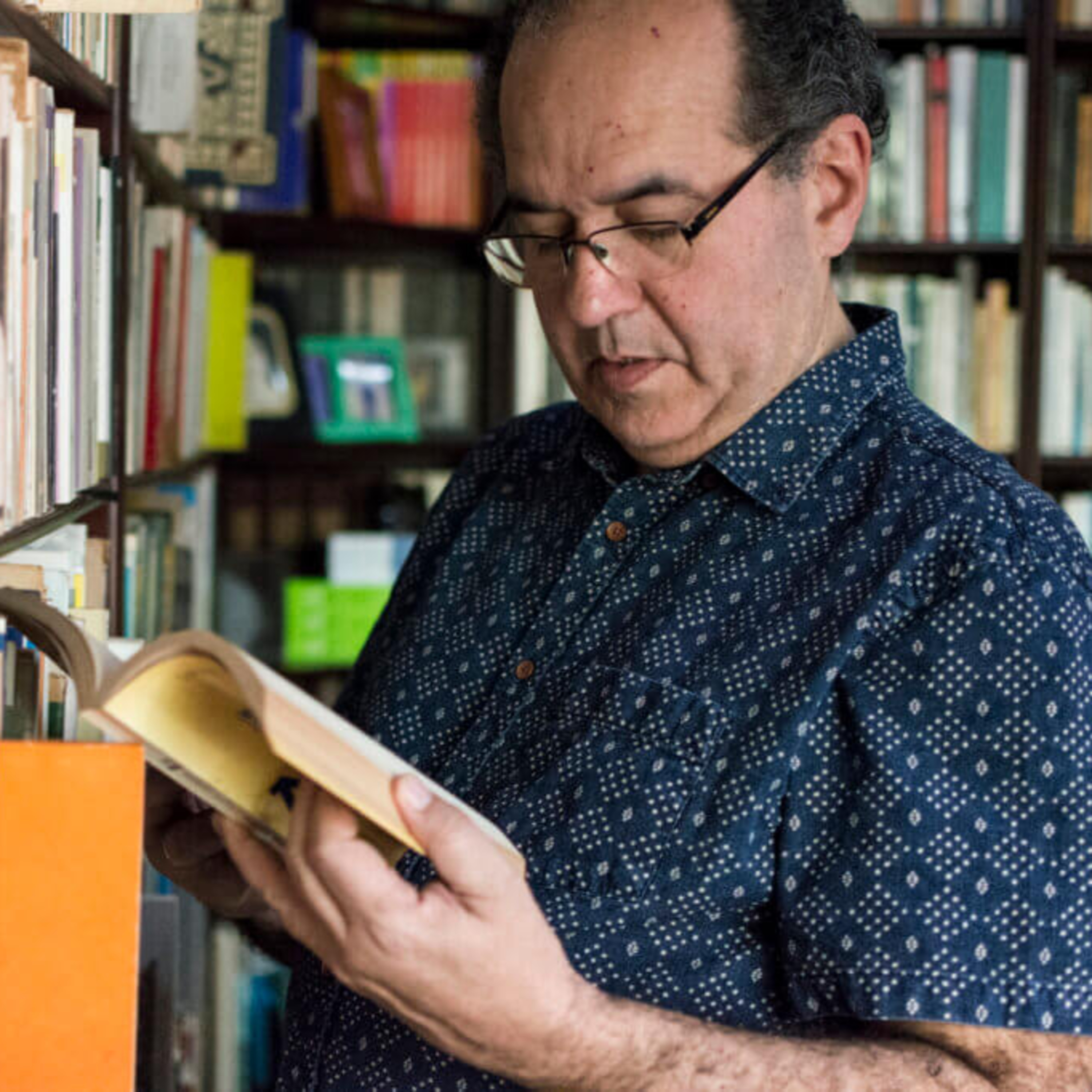 Entrevista a Antonio López Ortega, narrador, ensayista, crítico literario y gestor cultural venezolano episode artwork