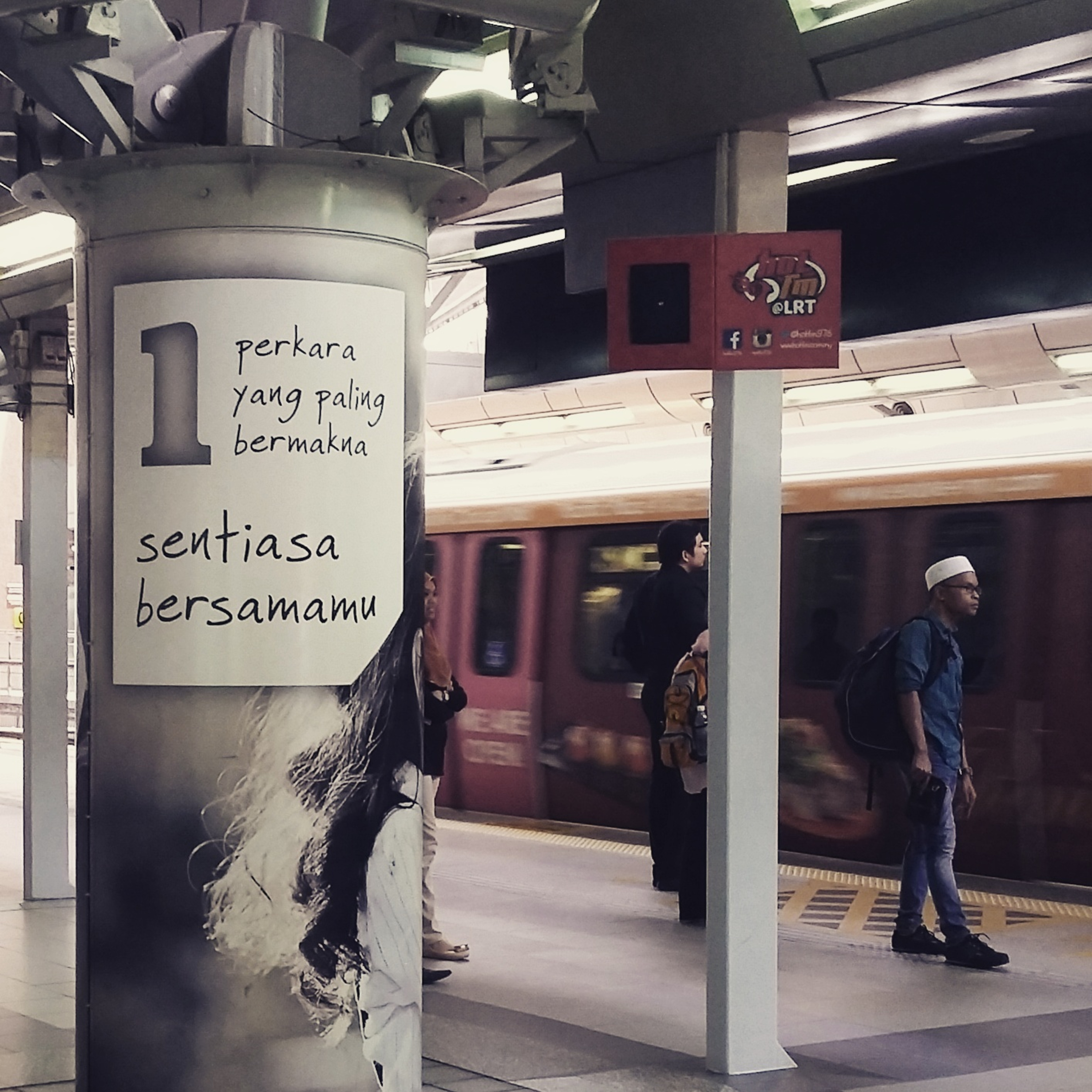 #BacaPuisi Tetaplah Menjadi Kita