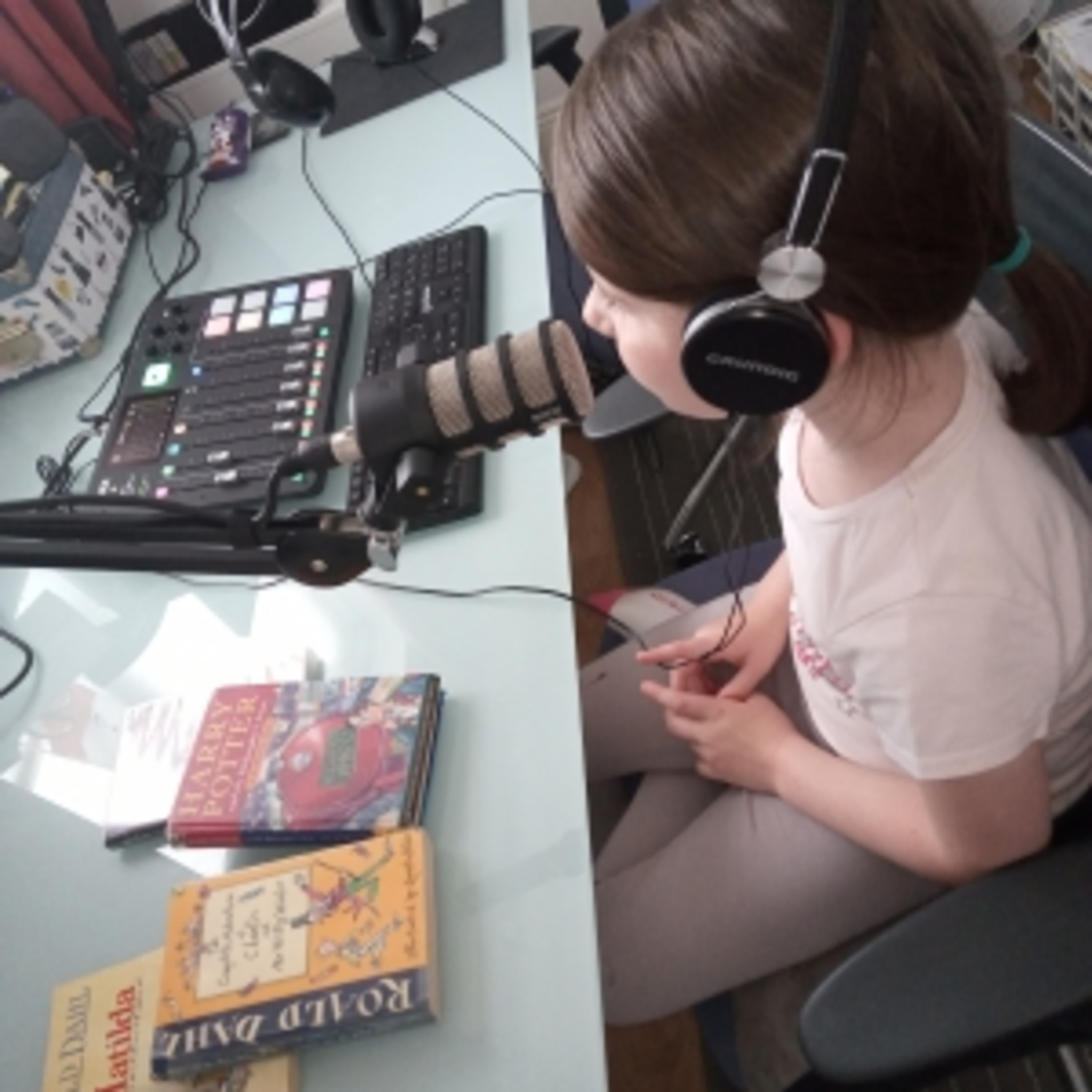 Lidia and Lucy\'s Booktastic Podcast