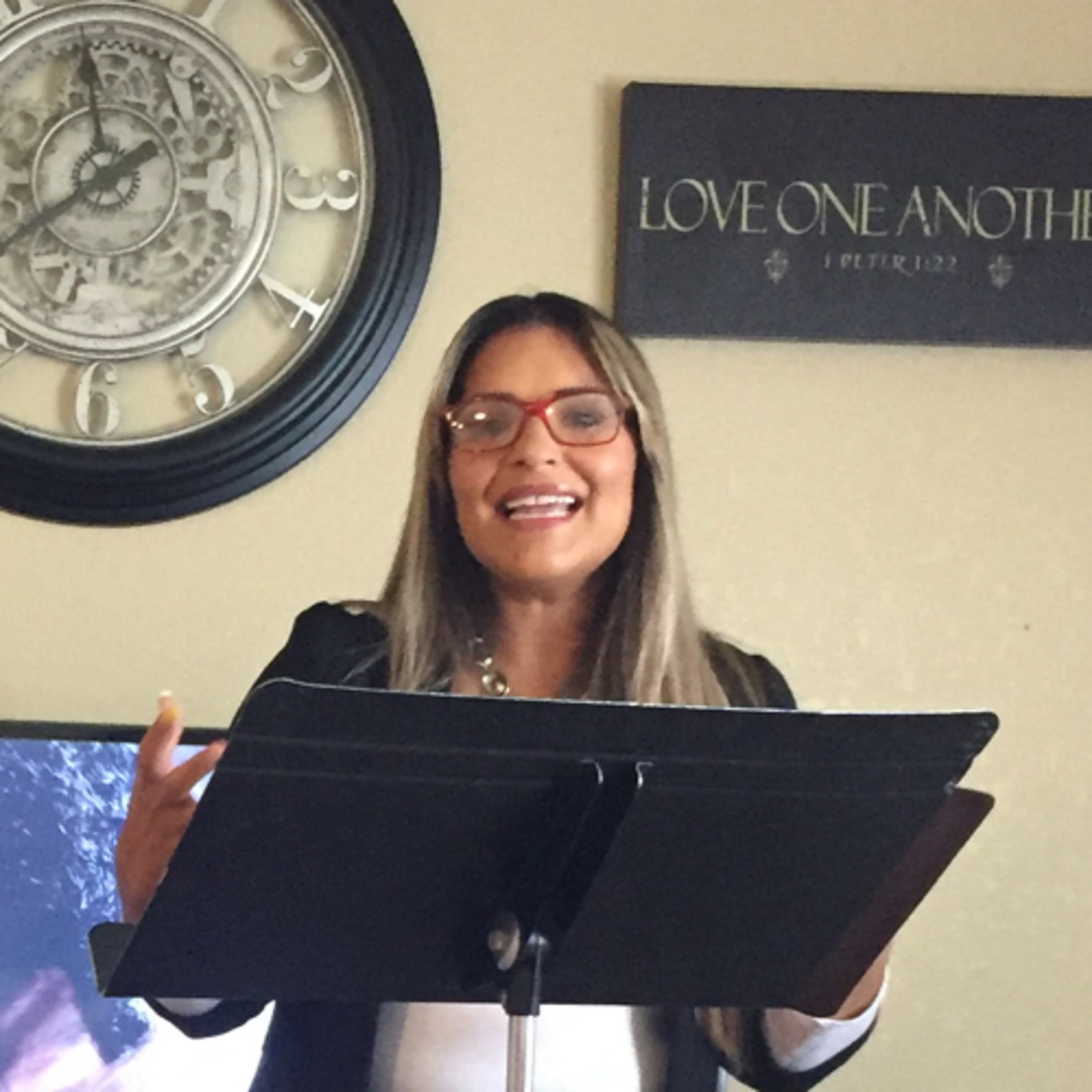 PASTOR:ESDRAS BURGOS