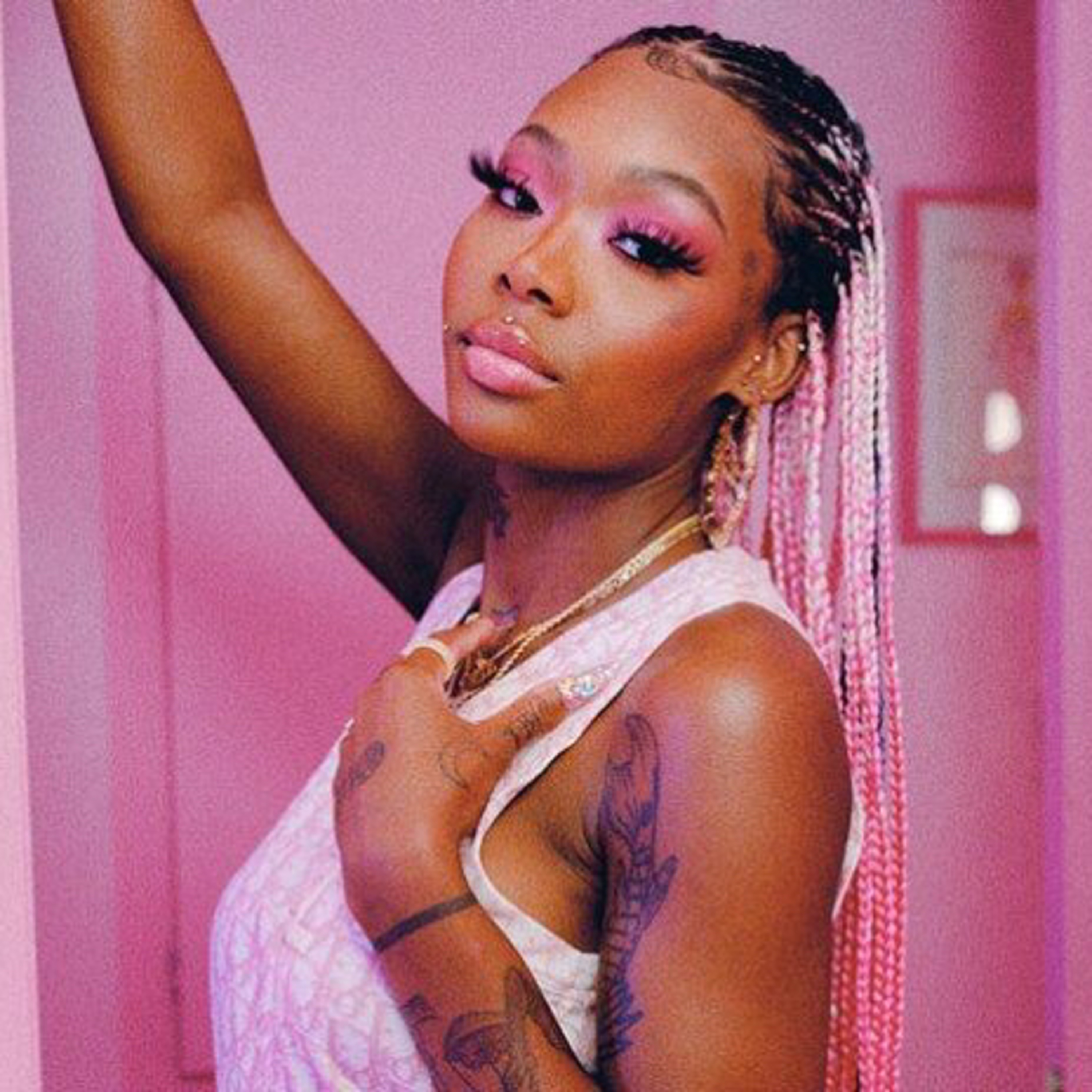 Can Summer Walker be a successful artist if she suffers from Social Anxiety Disorder?