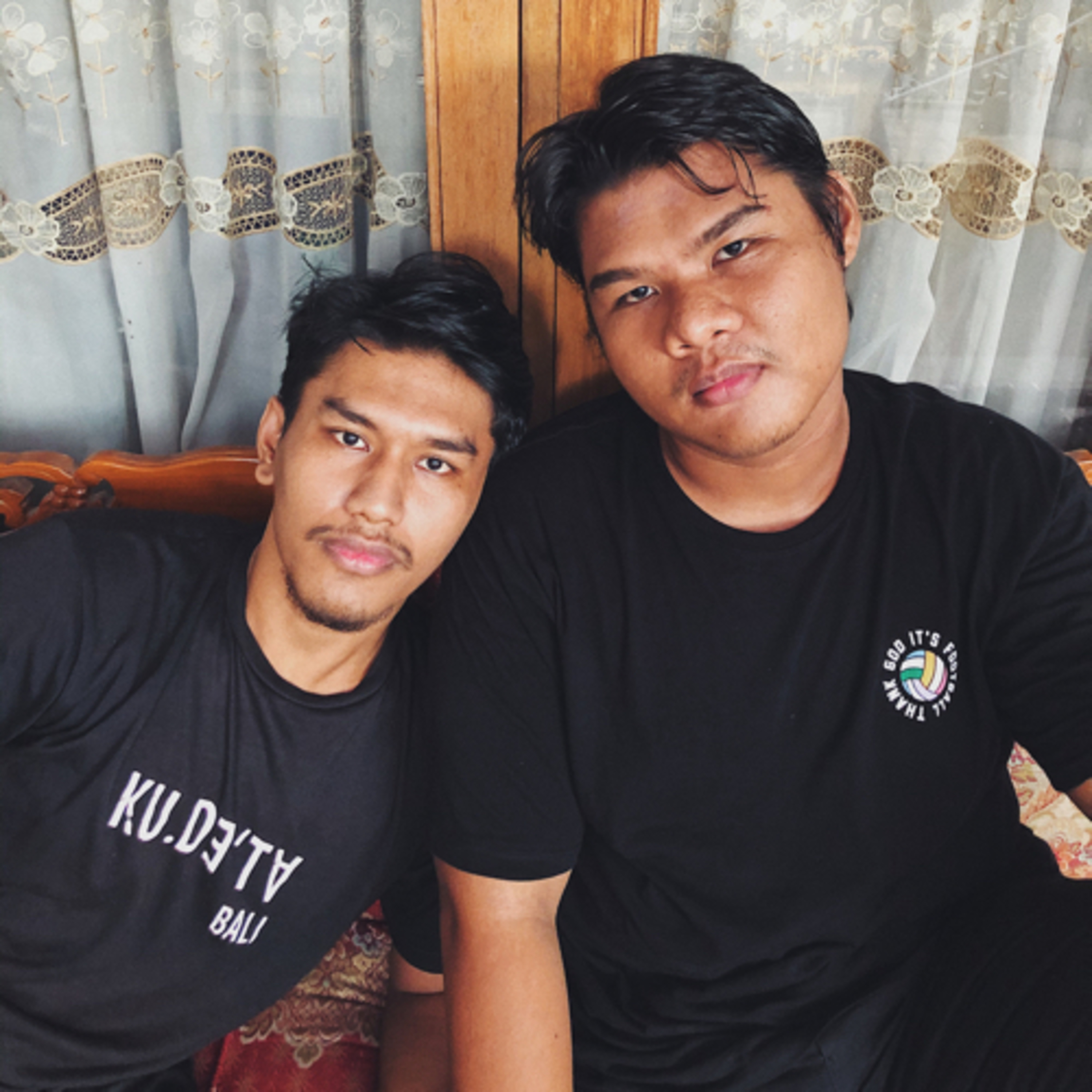 Kawan Kamar Ngobrol