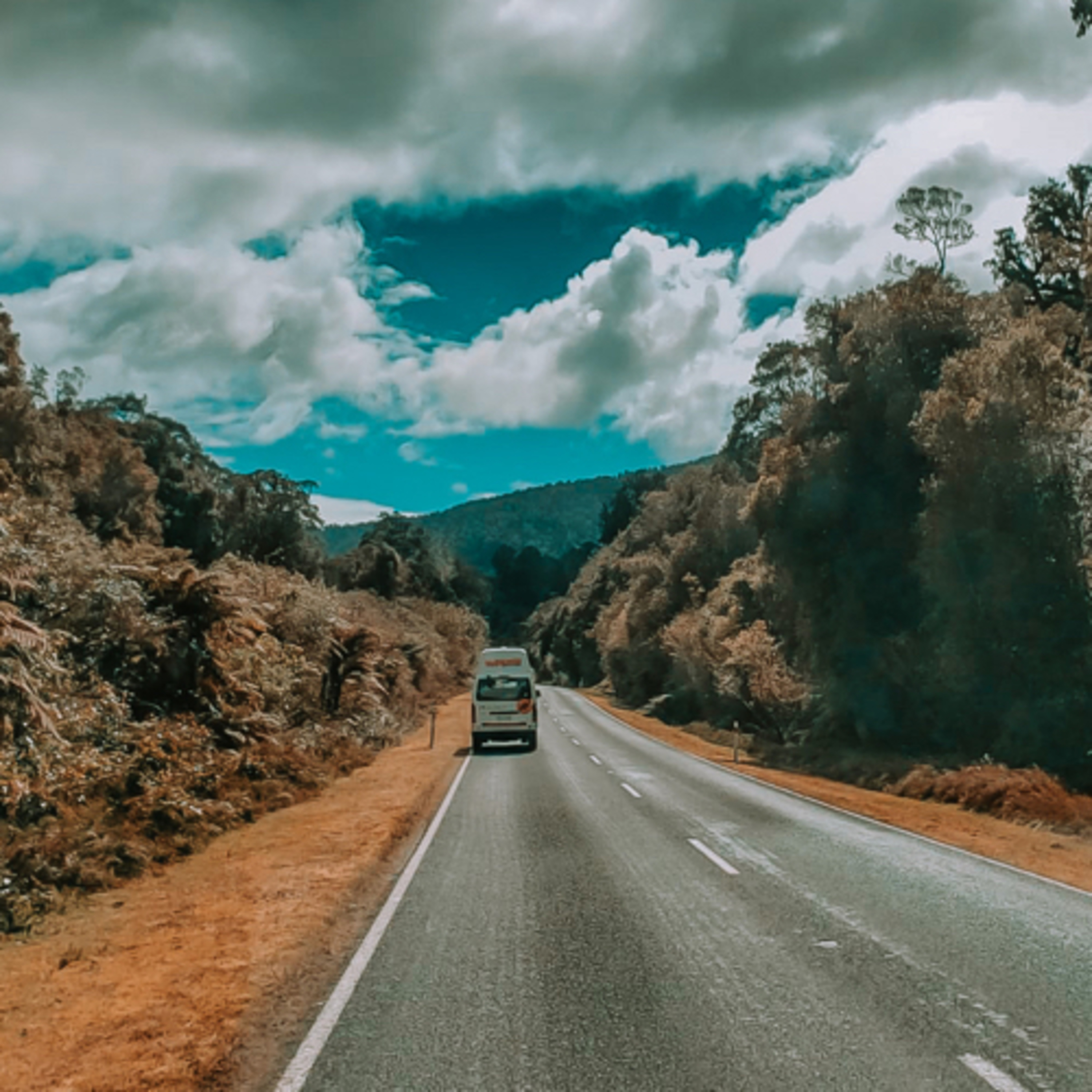 Top 6 Reasons to Travel in a Campervan episode artwork