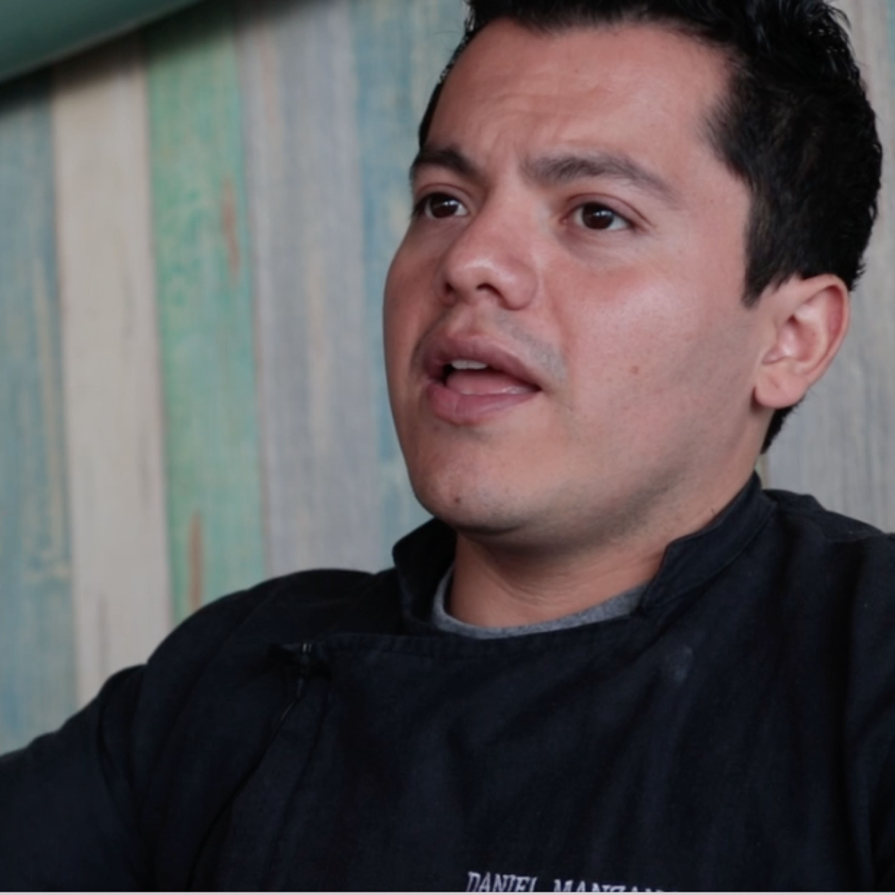 Daniel Manzano, un cocinero que encontró un hogar en el caribe mexicano.