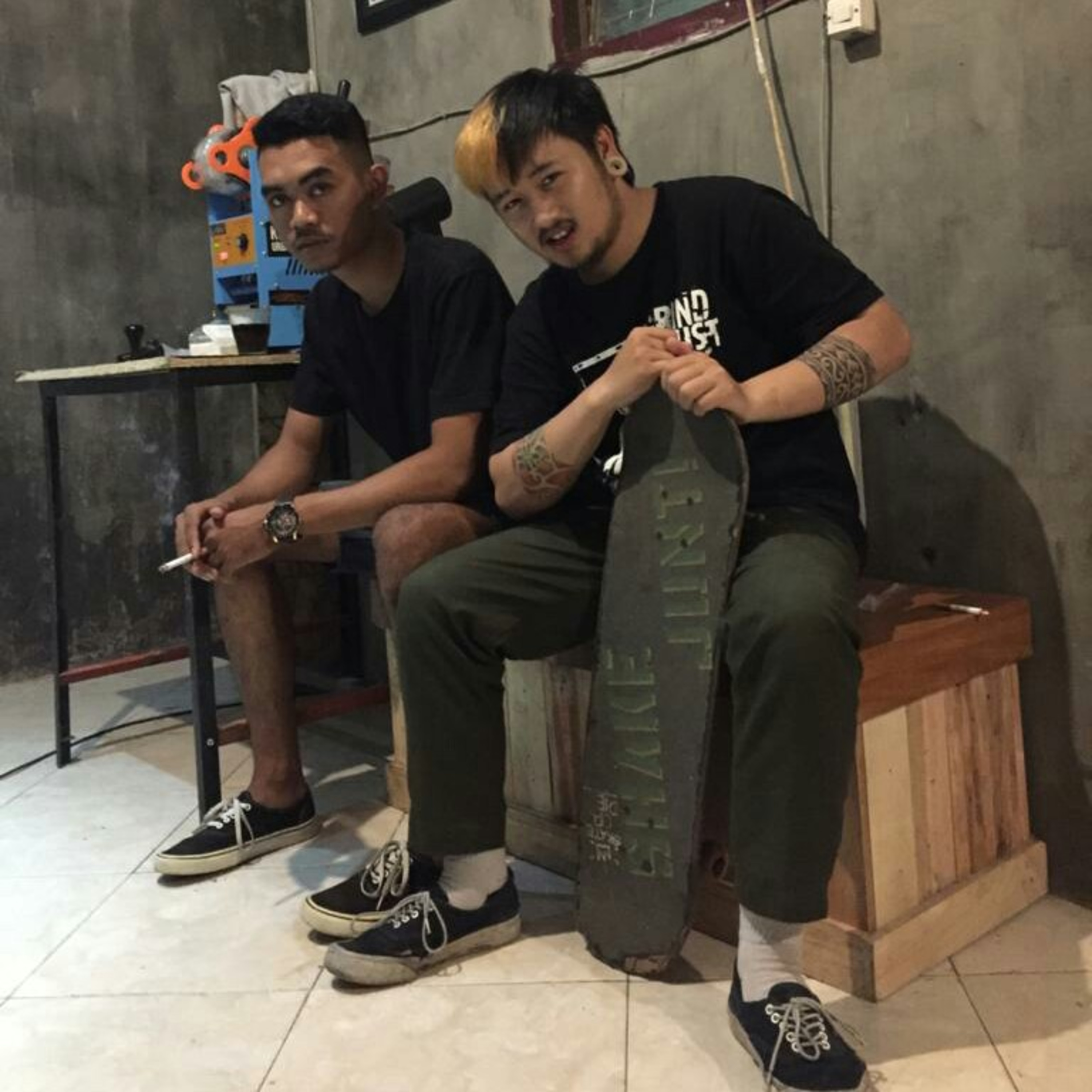 OBROL GUYON GLAMBYAR OBROL GUYON GLAMBYAR